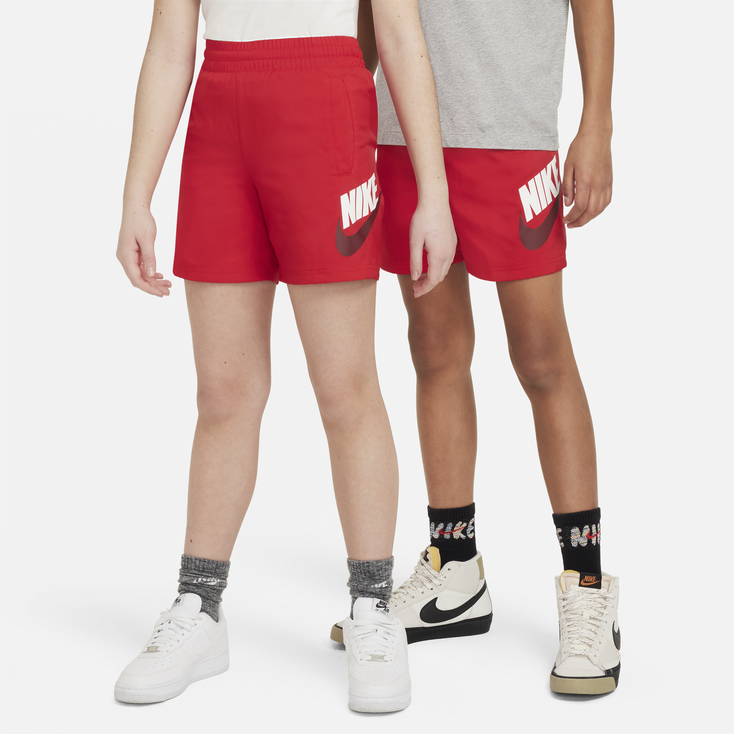 Nike Sportswear geweven kindershorts Rood