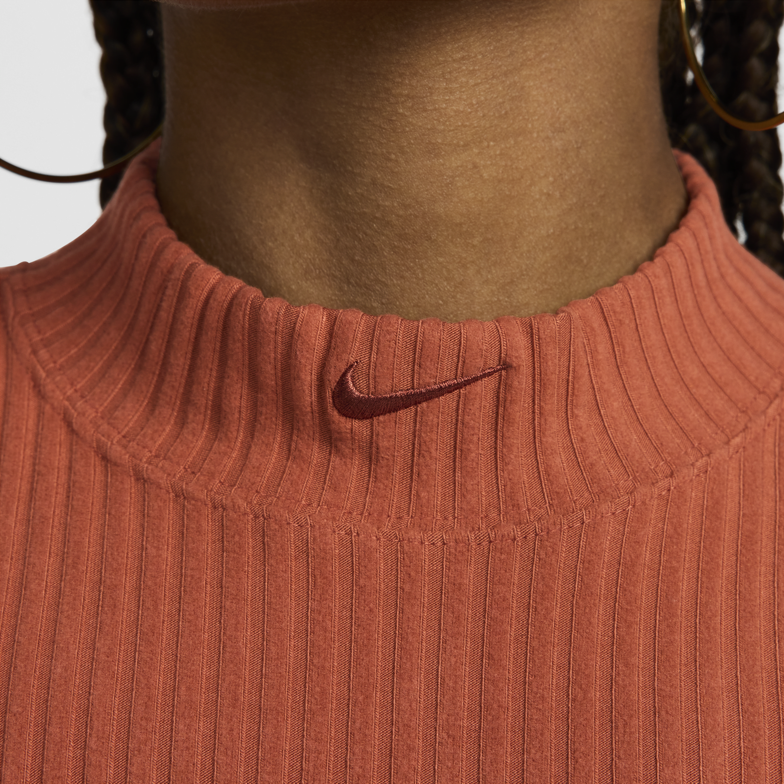 Nike Sportswear Chill Knit geribde korte tanktop met opstaande kraag voor dames Oranje