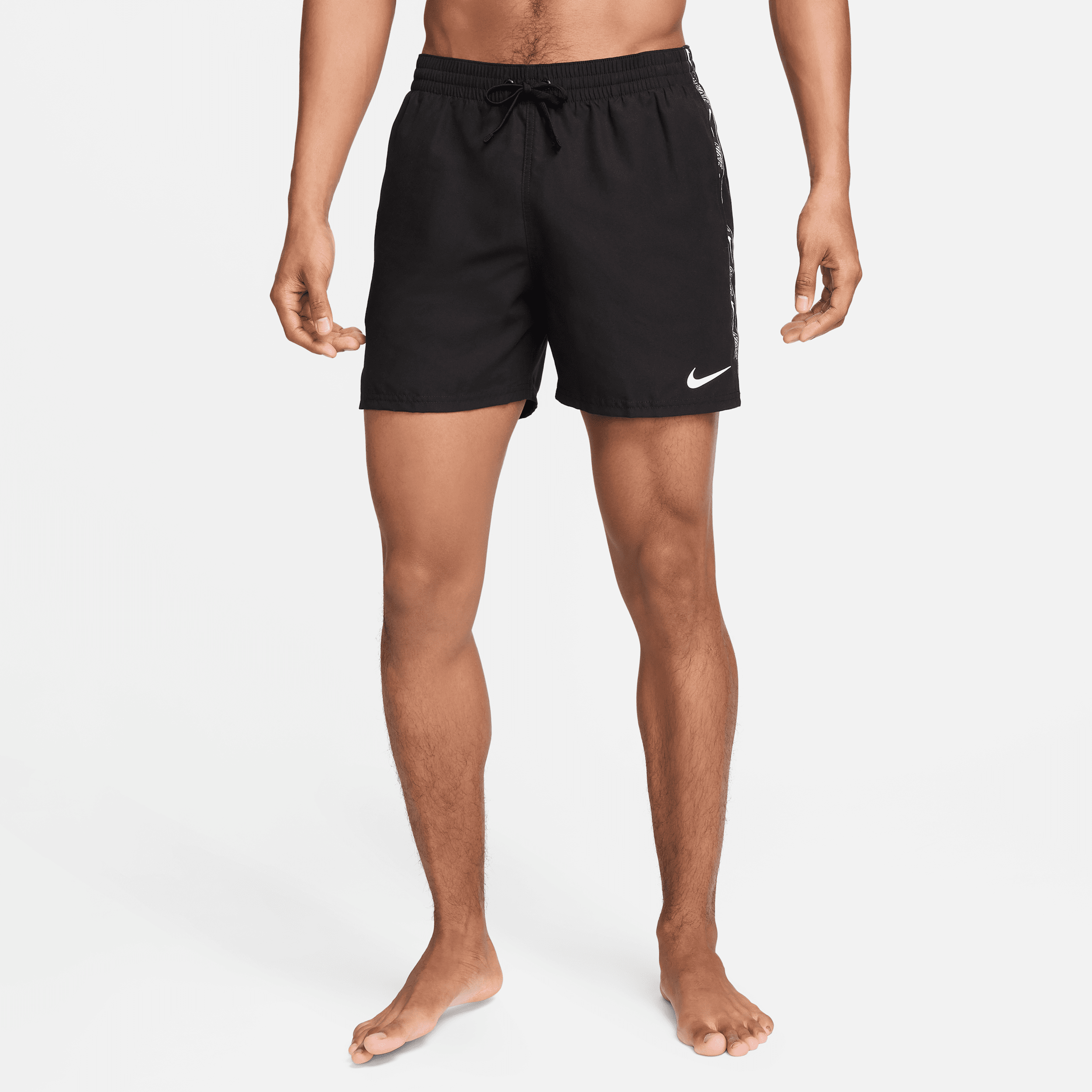 Thumbnail - Nike Swim Logo Tape Lap Volley-Shorts (Herren) (ca. 12,5 cm) - Schwarz