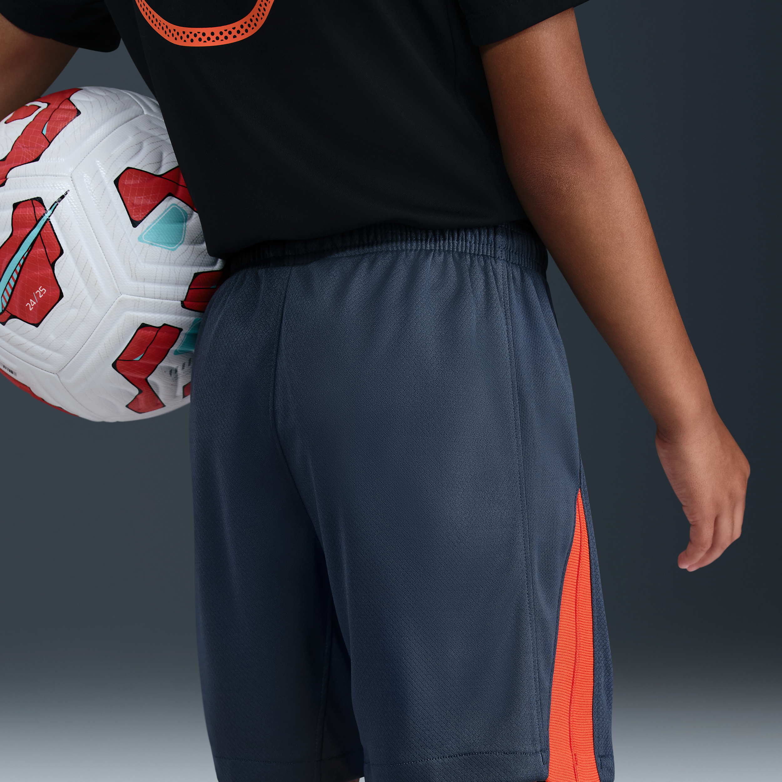 Thumbnail - Inter Mailand 2025/26 Stadium Third Nike Dri-FIT Total 90 Replika-Fußballshorts (ältere Kinder) - Blau