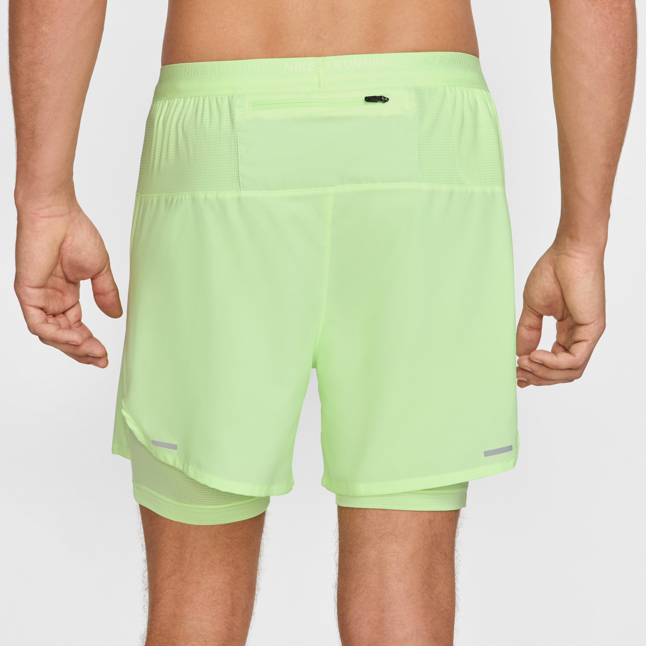 Short de running hybride Dri-FIT Nike Stride 13 cm pour homme - Jaune