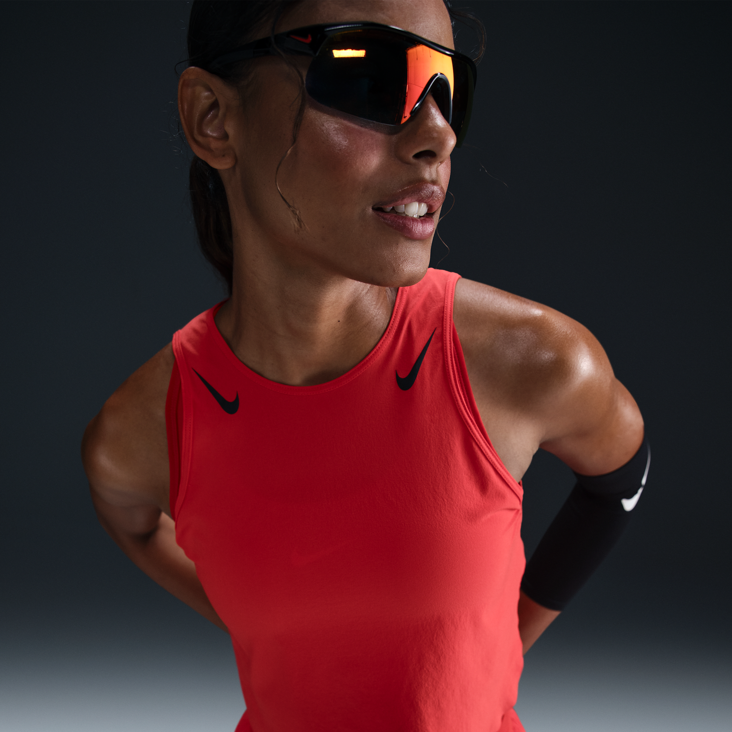 Nike AeroSwift Dri-FIT ADV korte hardlooptanktop voor dames - Rood