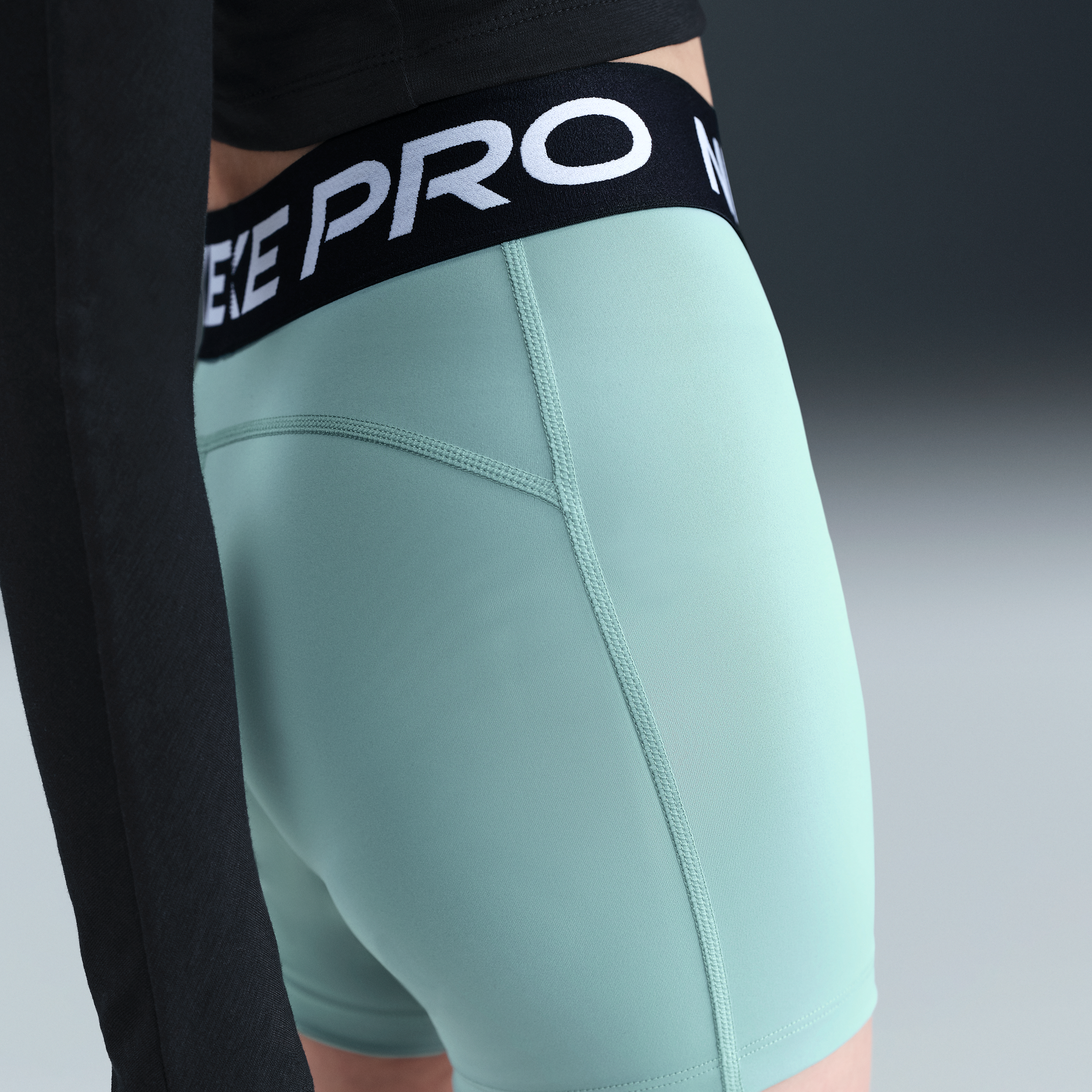 Thumbnail - Nike Pro Dri-FIT Shorts (ca. 8 cm) (Mädchen) - Grün
