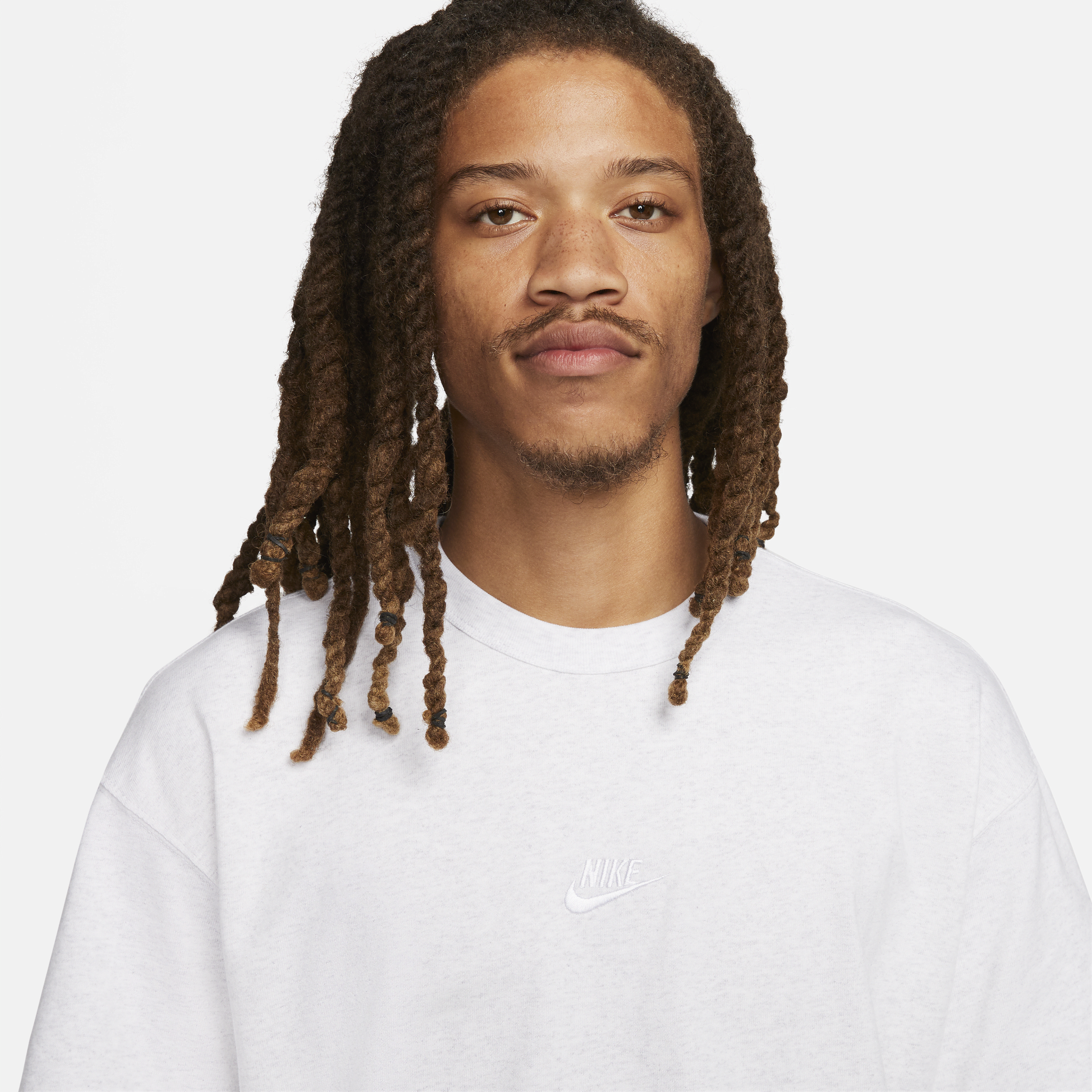 Tee-shirt Nike Sportswear Premium Essentials pour Homme - Marron