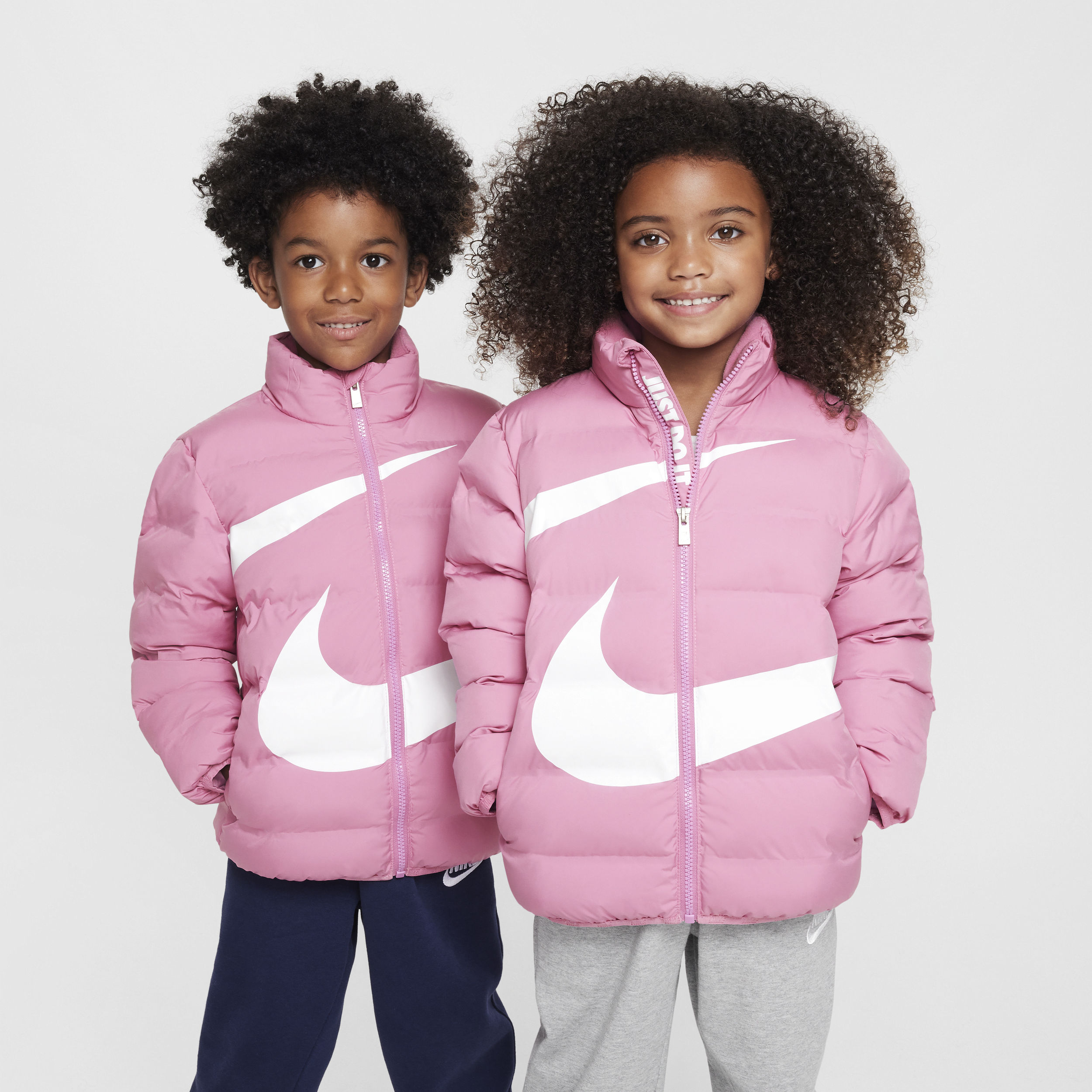 Nike Wrapped Swoosh gewatteerd jack met reliëf voor kleuters - Roze