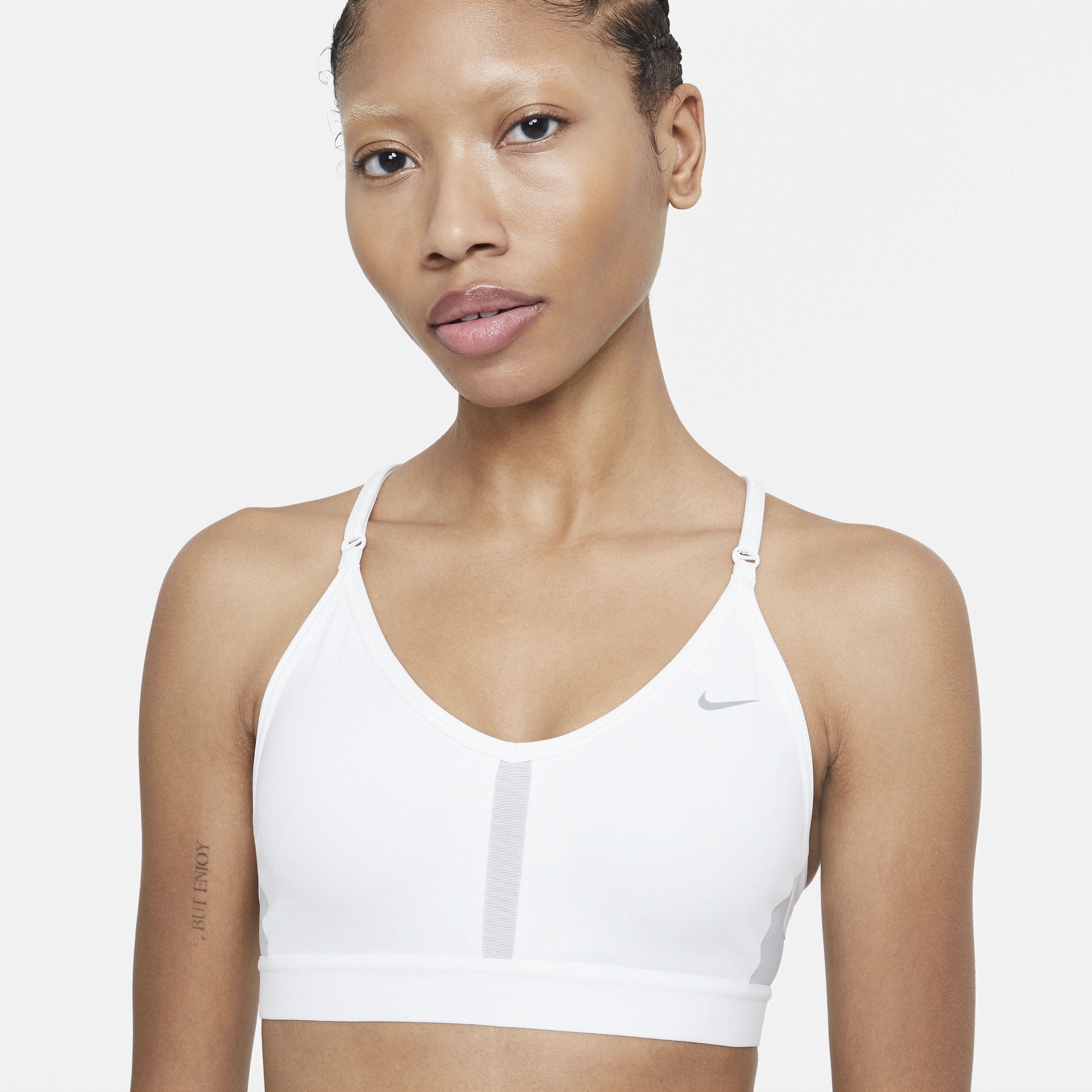 Brassière de sport rembourrée à maintien léger et col en V Nike Indy pour femme - Blanc