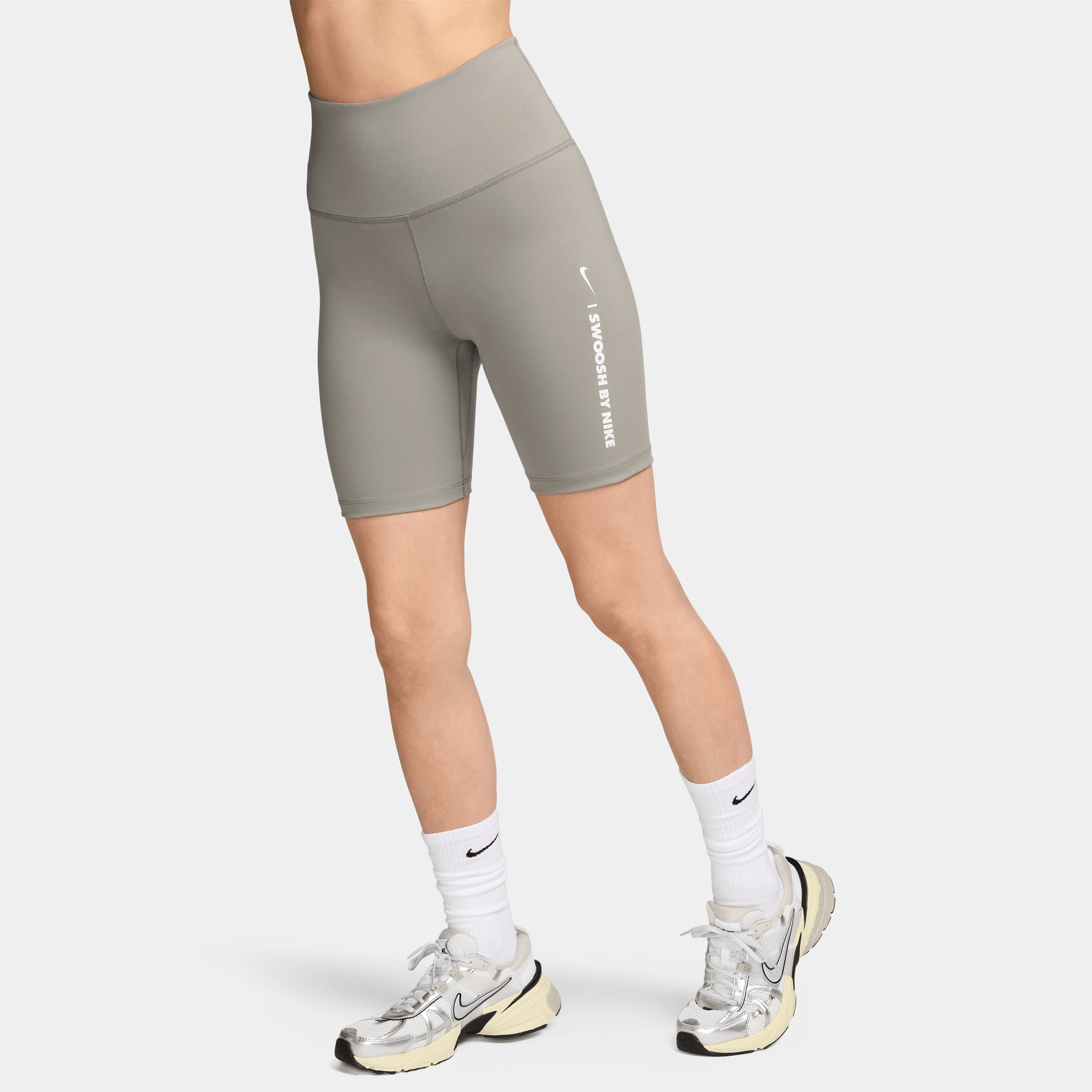 Nike One bikeshorts met hoge taille voor dames (18 cm) Grijs