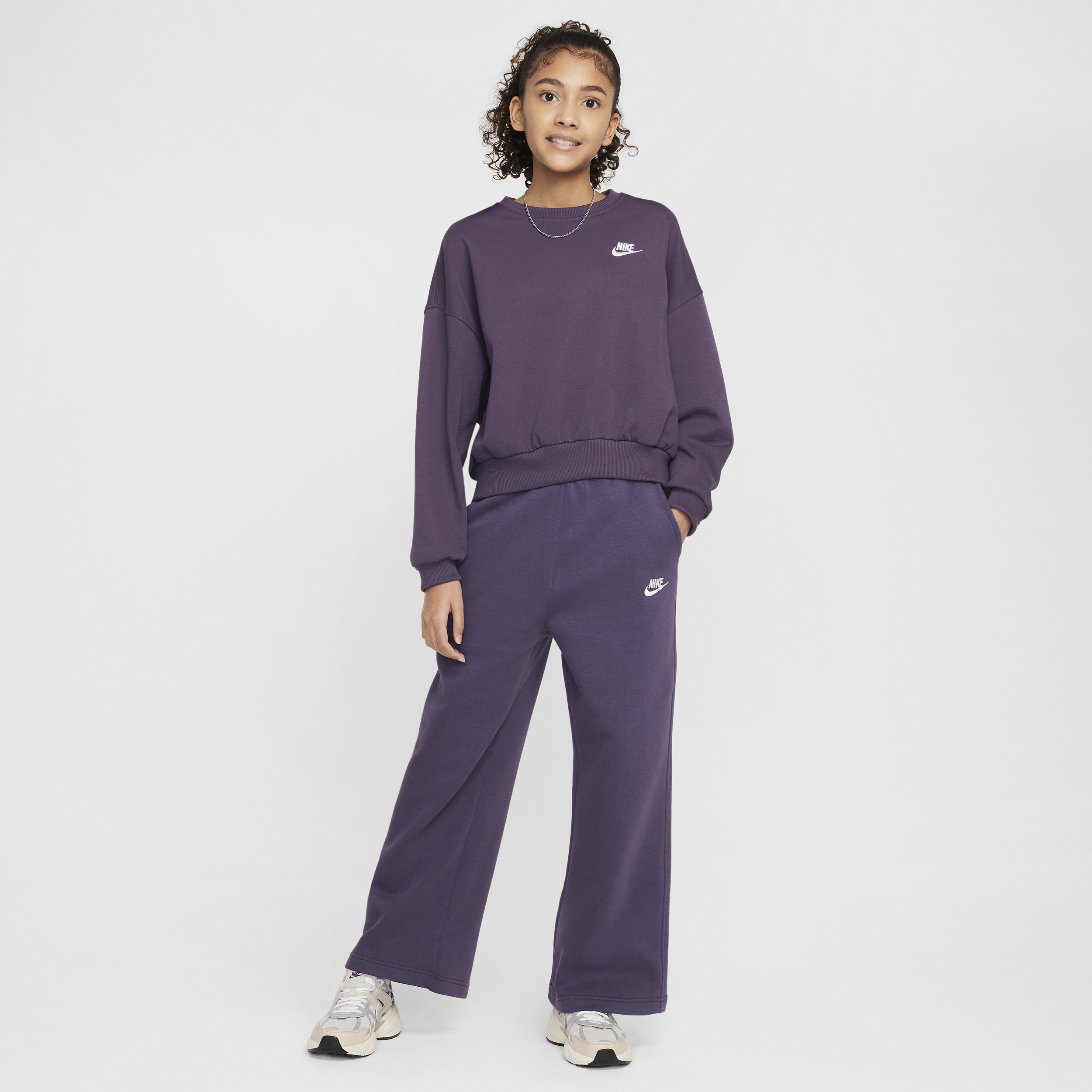 Sweat ample à col ras-du-cou Nike Sportswear Club Fleece pour fille - Pourpre