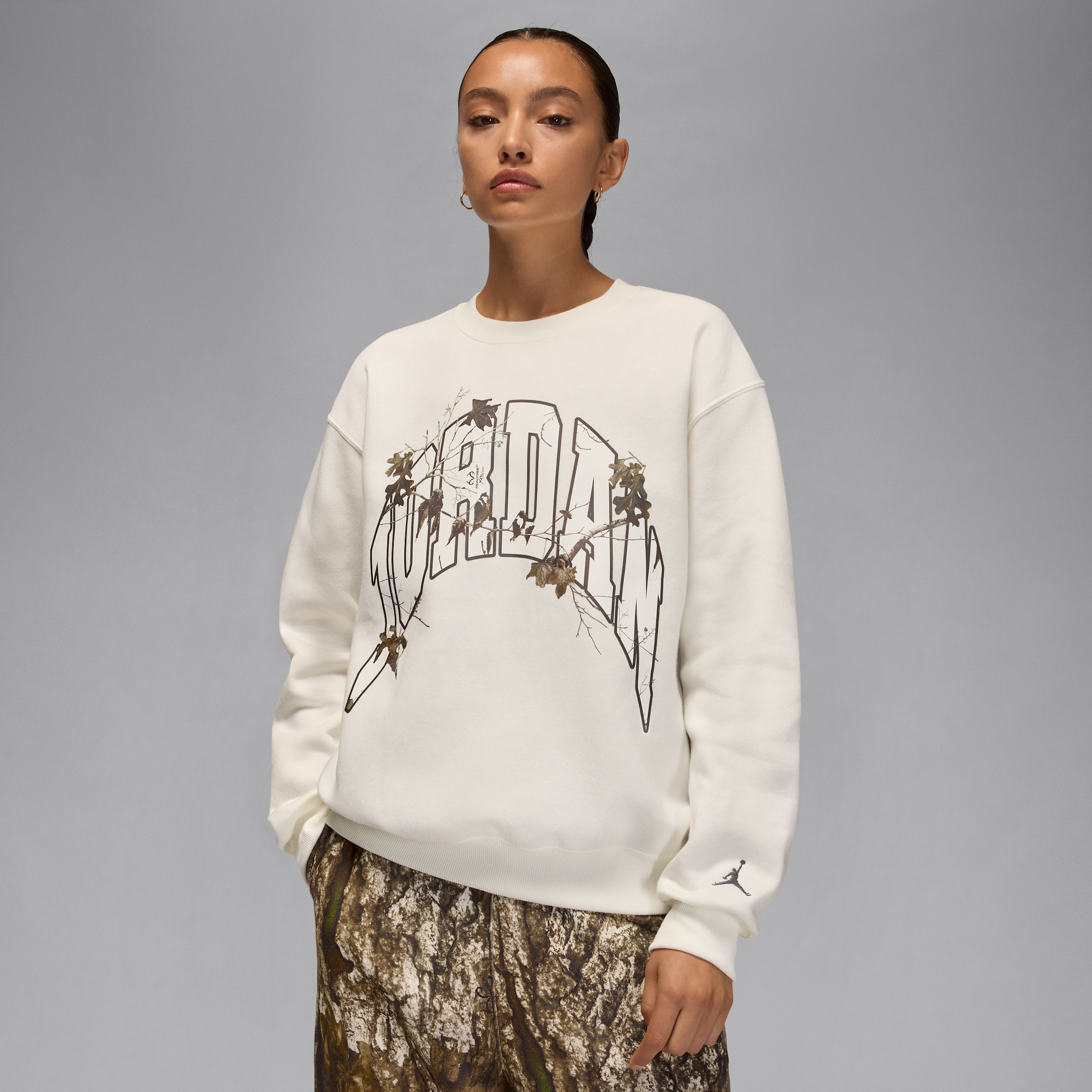 Nike Jordan Brooklyn Fleece Womens Realtree Crew-Neck Sweatshirt - White - Cotton/Polyester