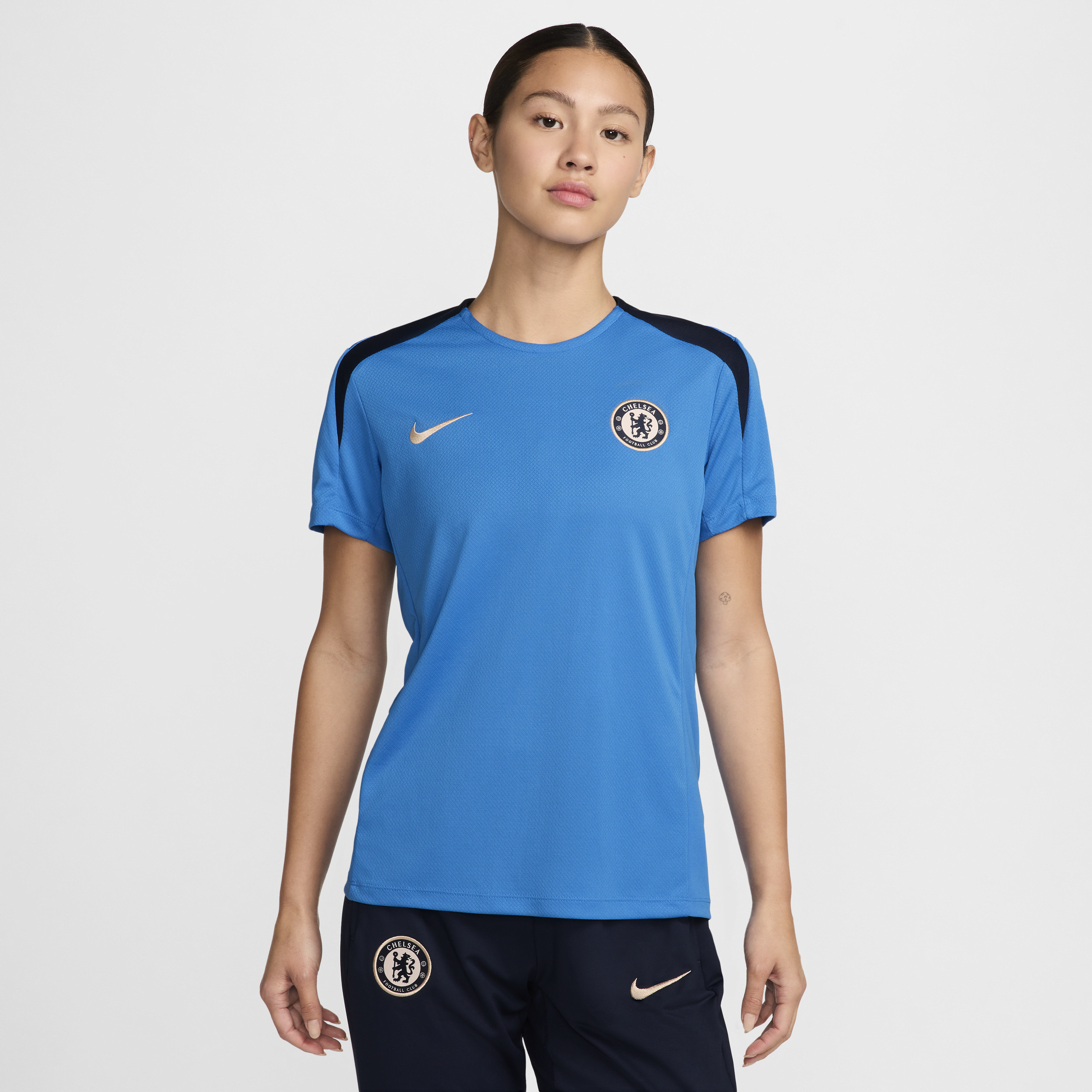 Haut de foot en maille à manches courtes Nike Dri-FIT Chelsea FC Strike pour femme - Bleu