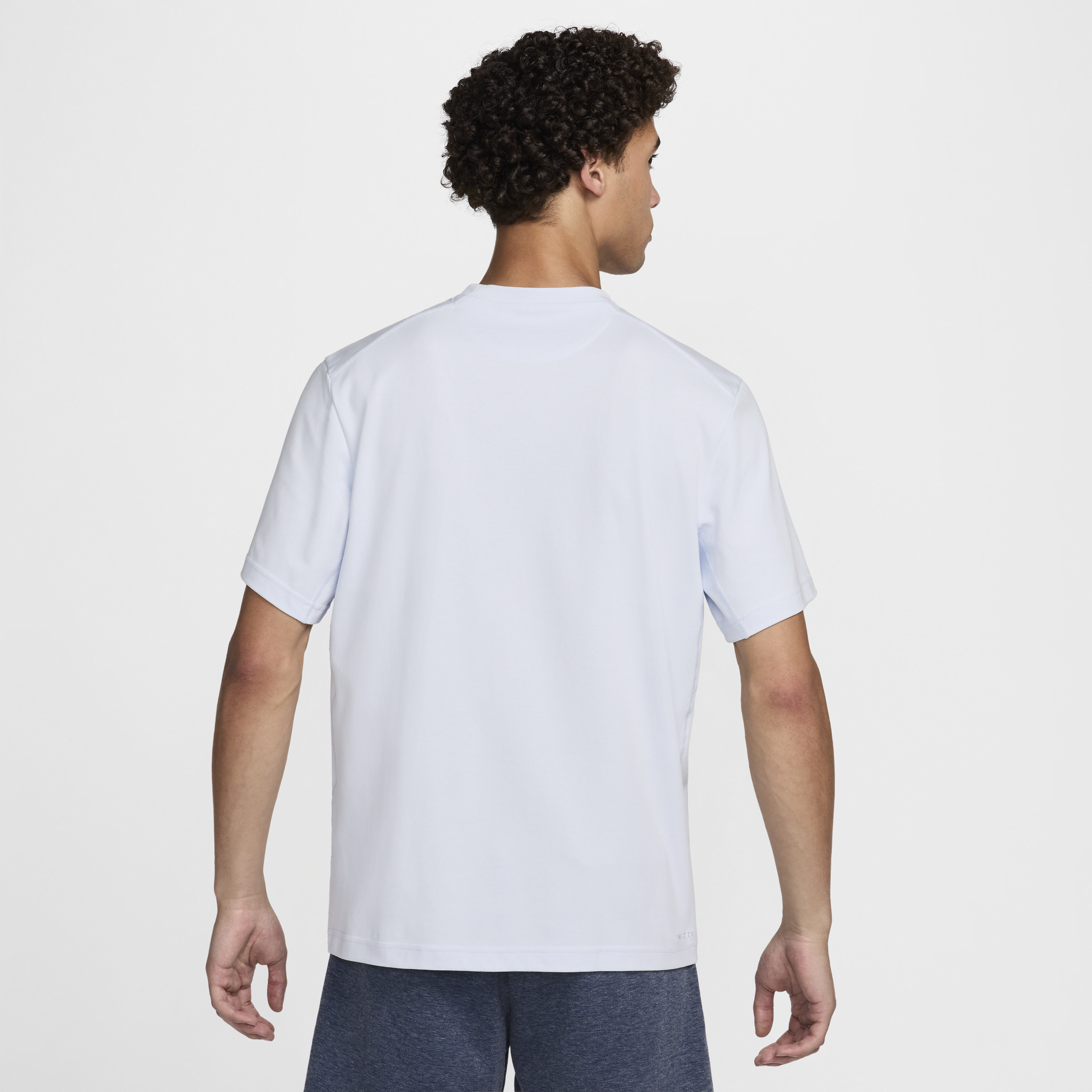 Haut à manches courtes Dri-FIT Nike Primary pour homme - Gris