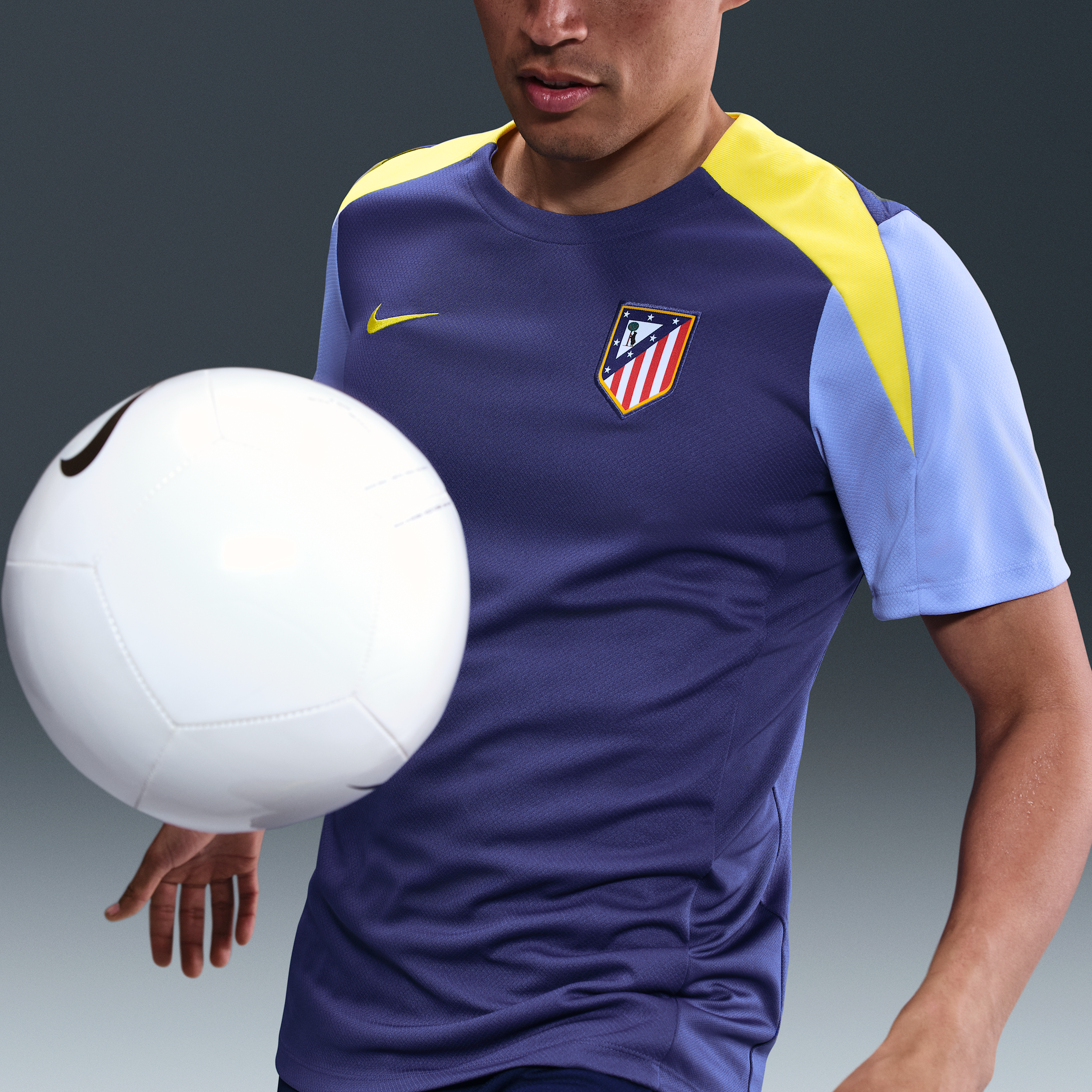 Thumbnail - Atlético Madrid Strike Nike Dri-FIT Kurzarm-Fußballoberteil (Herren) - Lila