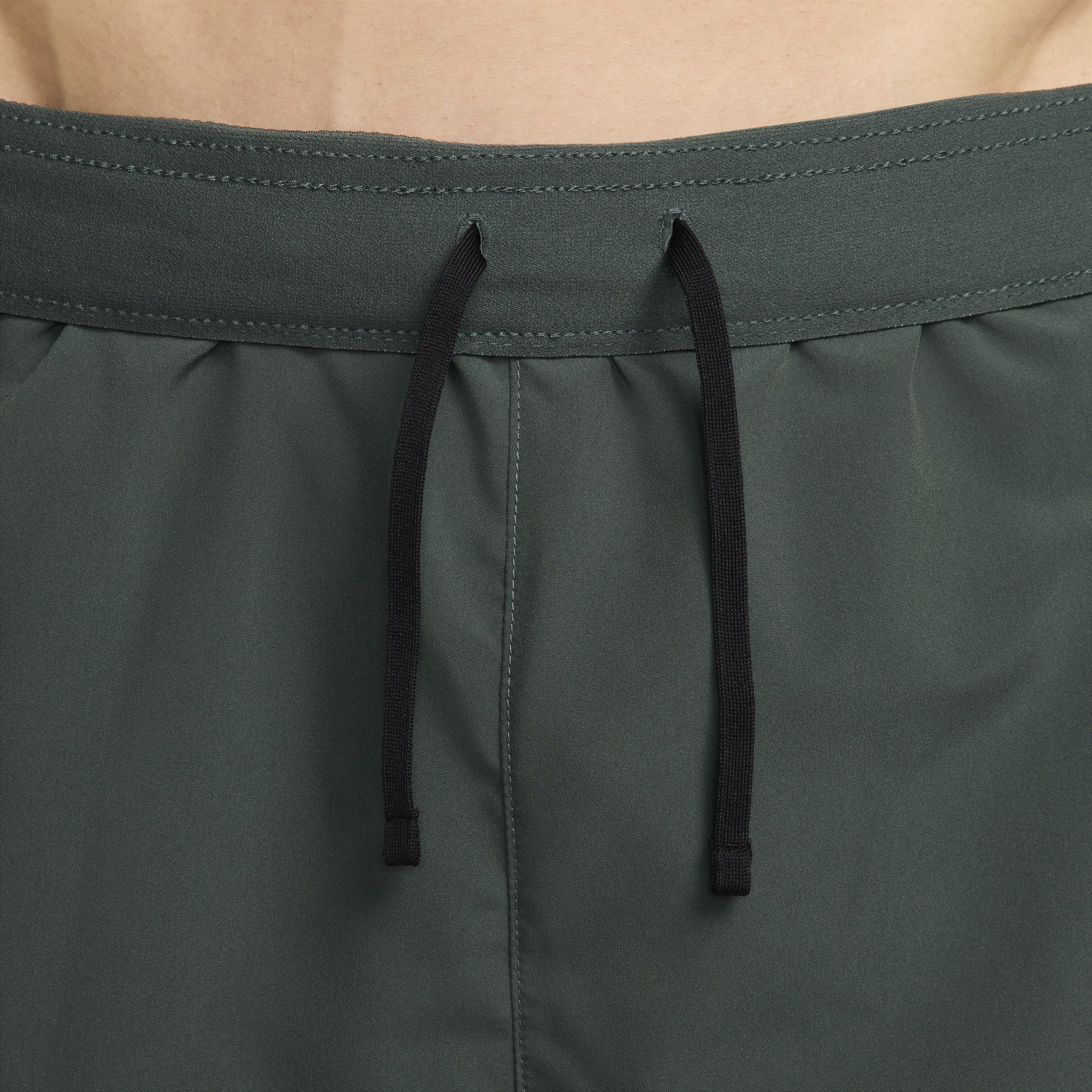Nike Challenger Dri-FIT hardloopshorts met binnenbroek voor heren (18 cm) Groen