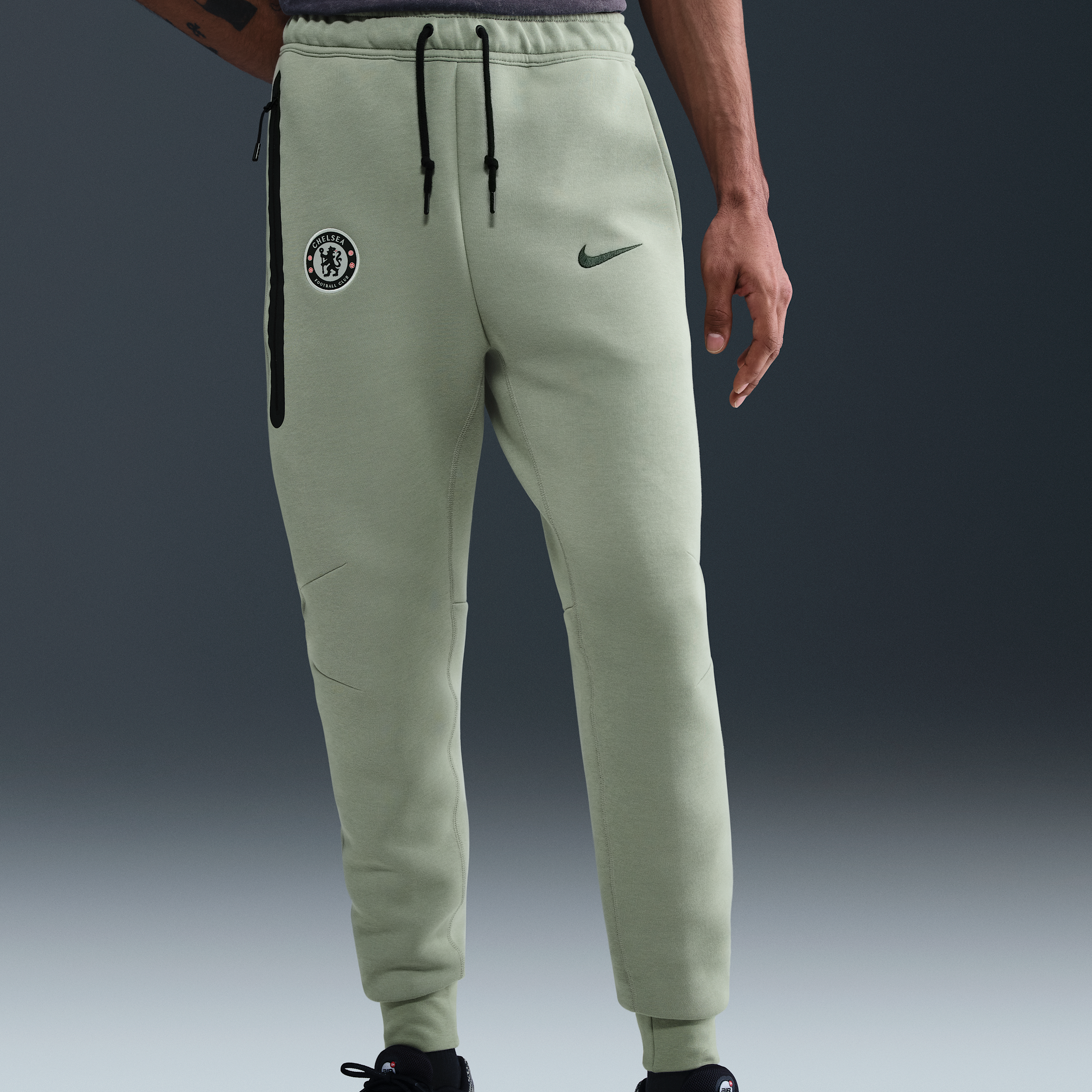 Thumbnail - FC Chelsea Tech Nike Fleece-Fußballjogger (Herren) - Grün