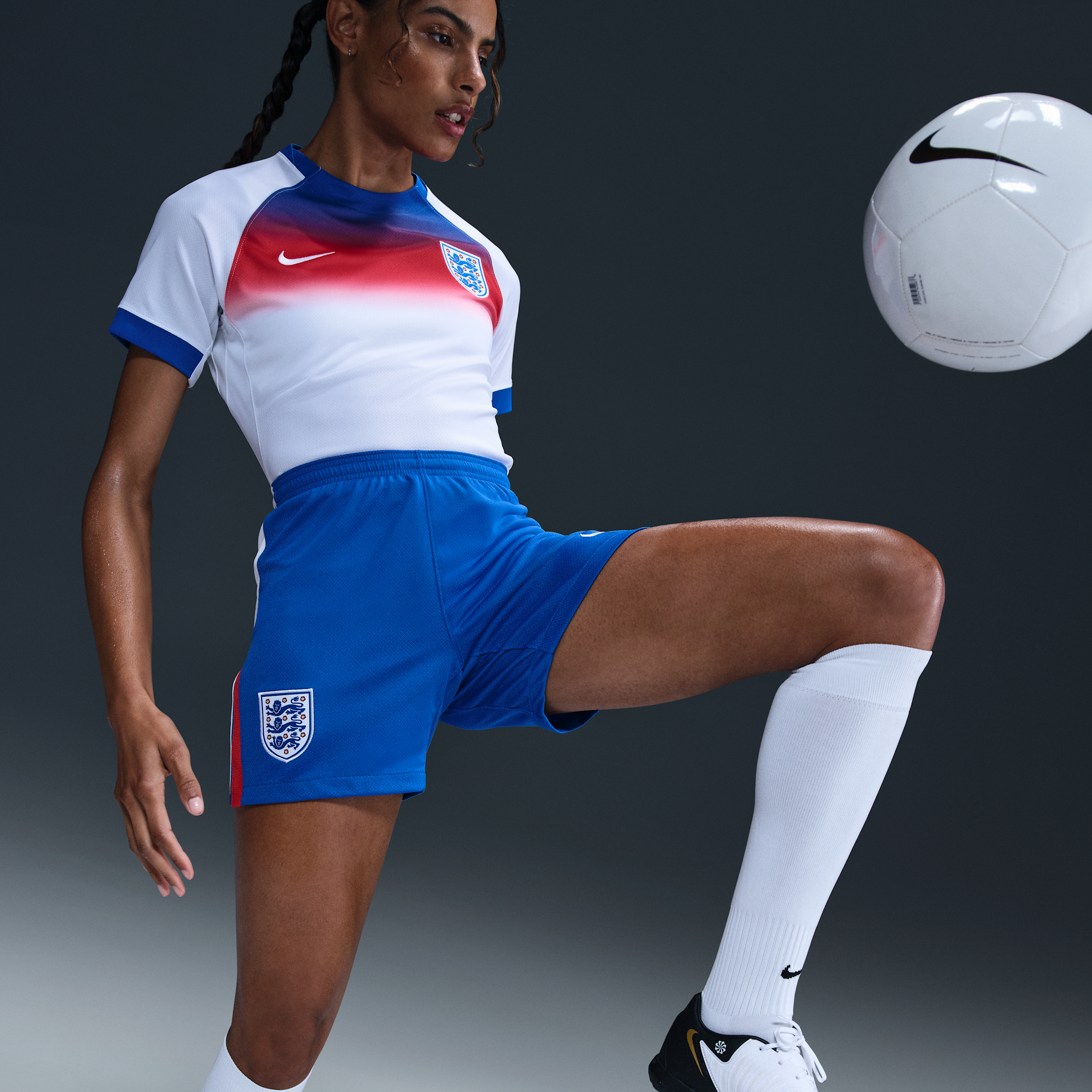 Thumbnail - England 2025/26 Stadium Home Nike Replika-Fußballshorts mit Dri-FIT-Technologie (Damen) - Blau