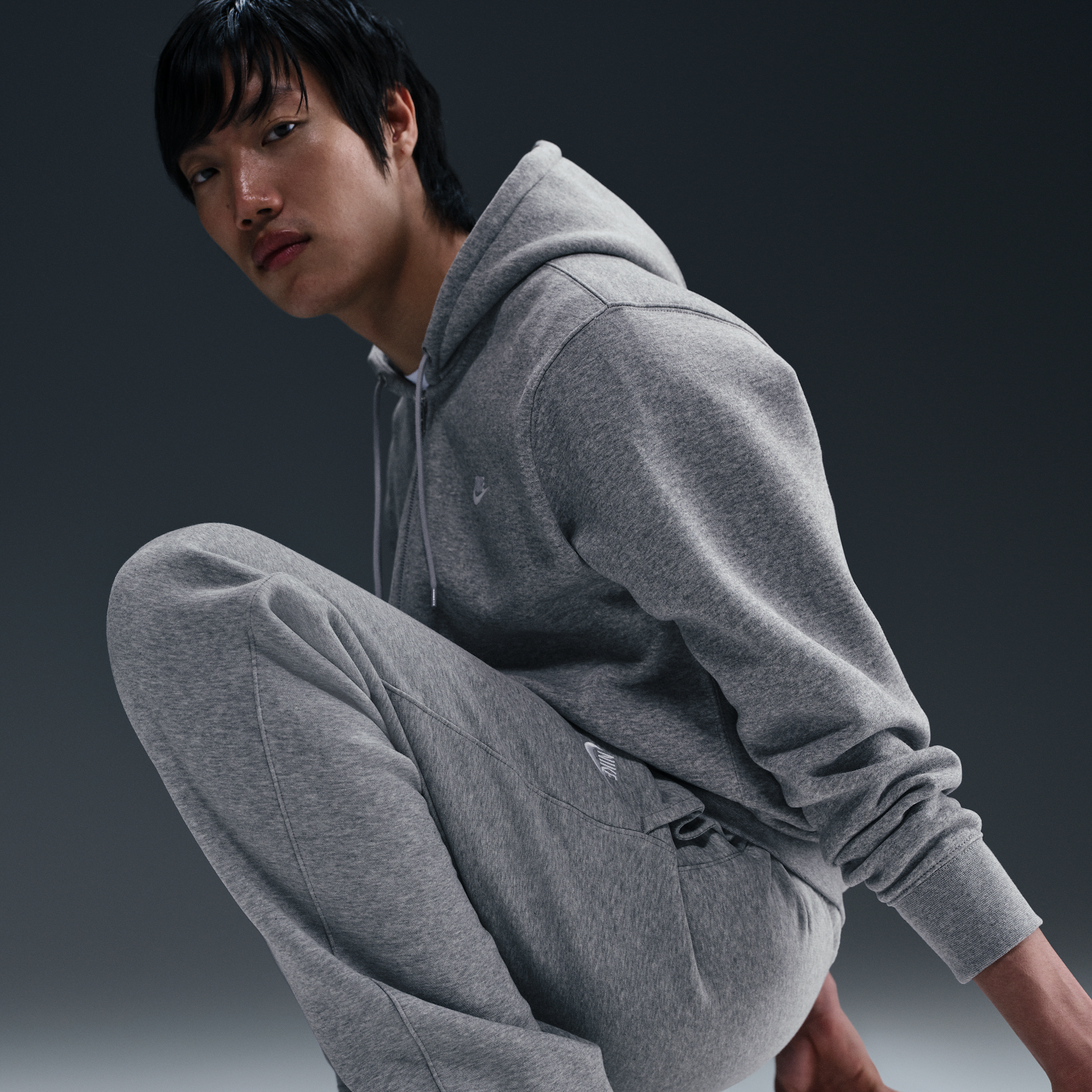 Pantalon en Fleece à ourlet ouvert Nike Club pour homme - Gris