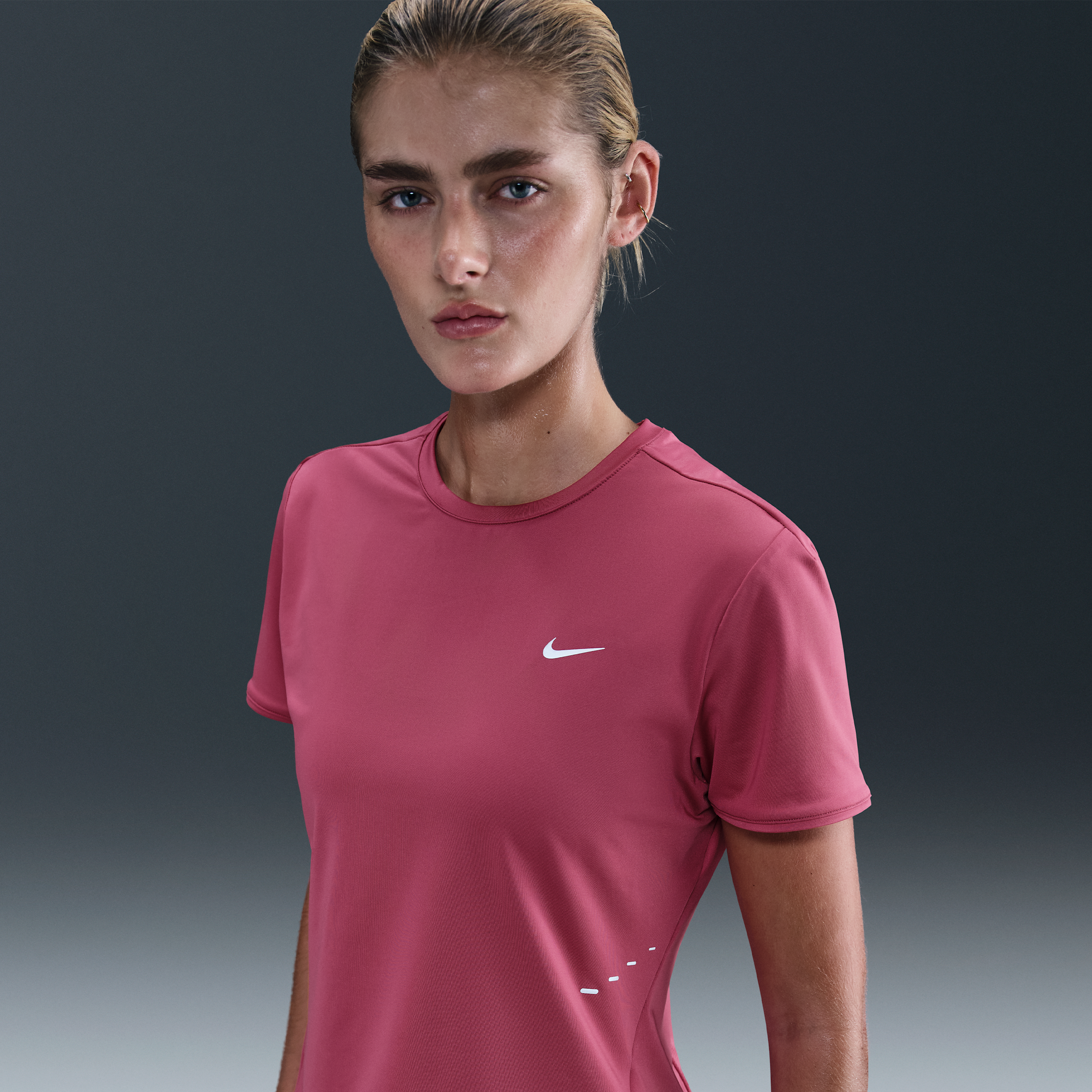 Thumbnail - Nike Swift Dri-FIT Kurzarm-Laufoberteil (Damen) - Lila