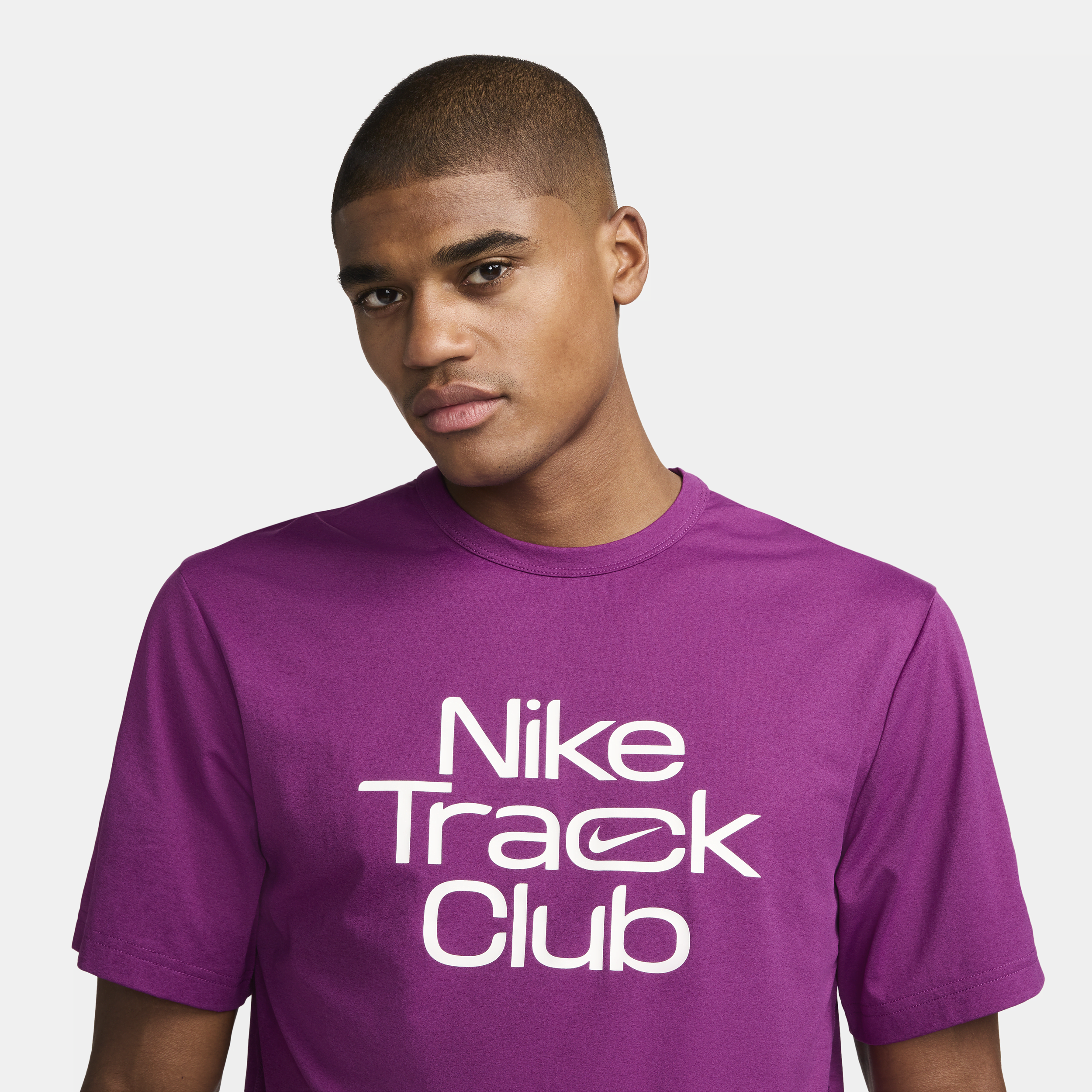 Nike Track Club hardlooptop met korte mouwen en Dri-FIT voor heren Paars