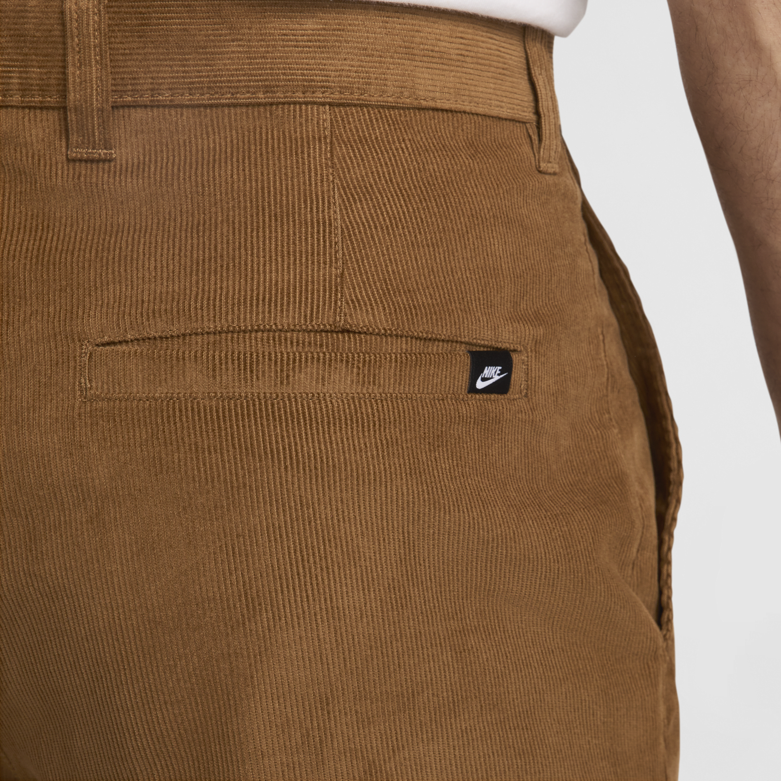 Pantalon chino en velours côtelé Nike Club pour homme - Marron