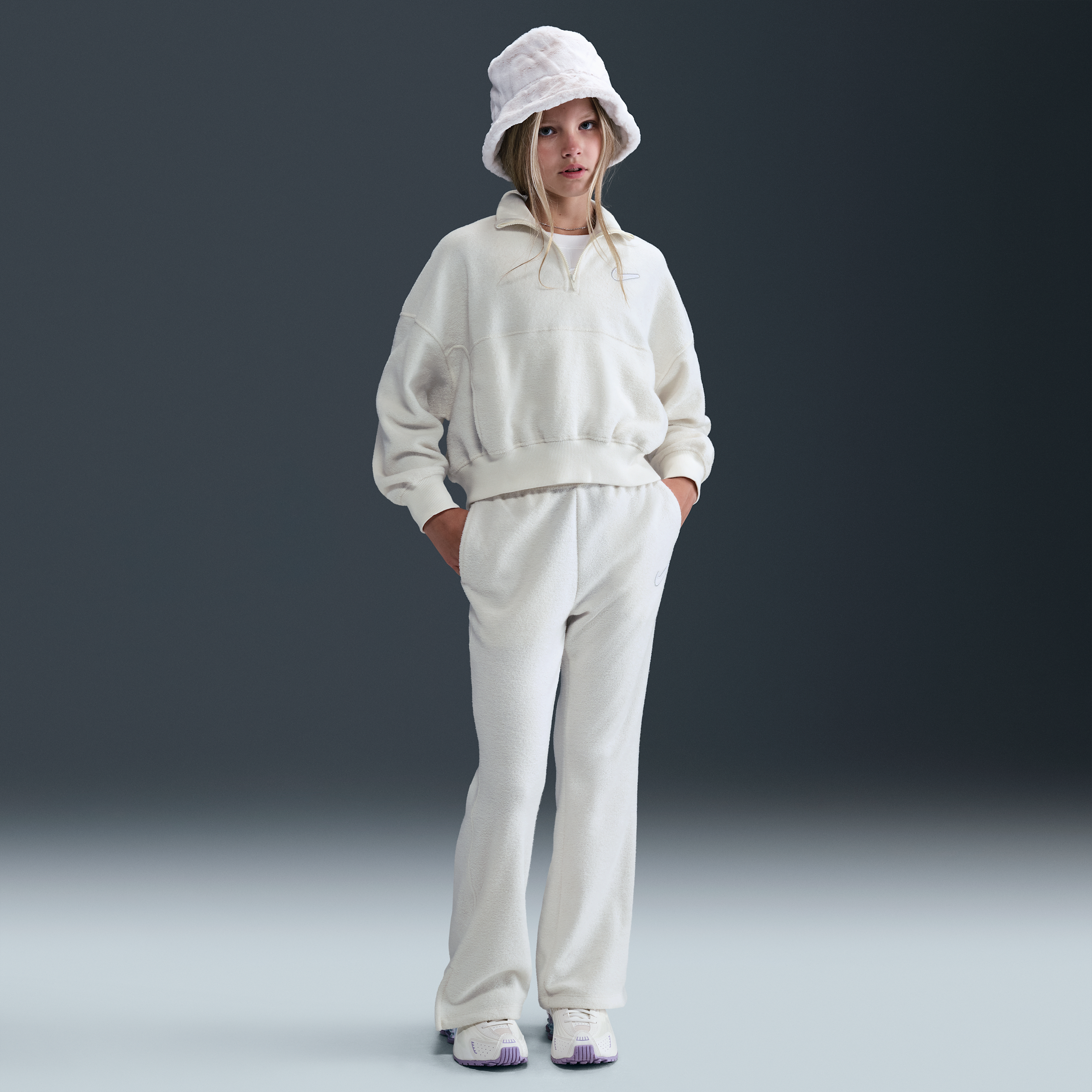 Nike Older Kids (Girls) Fleece Trousers - Brown - Polyester