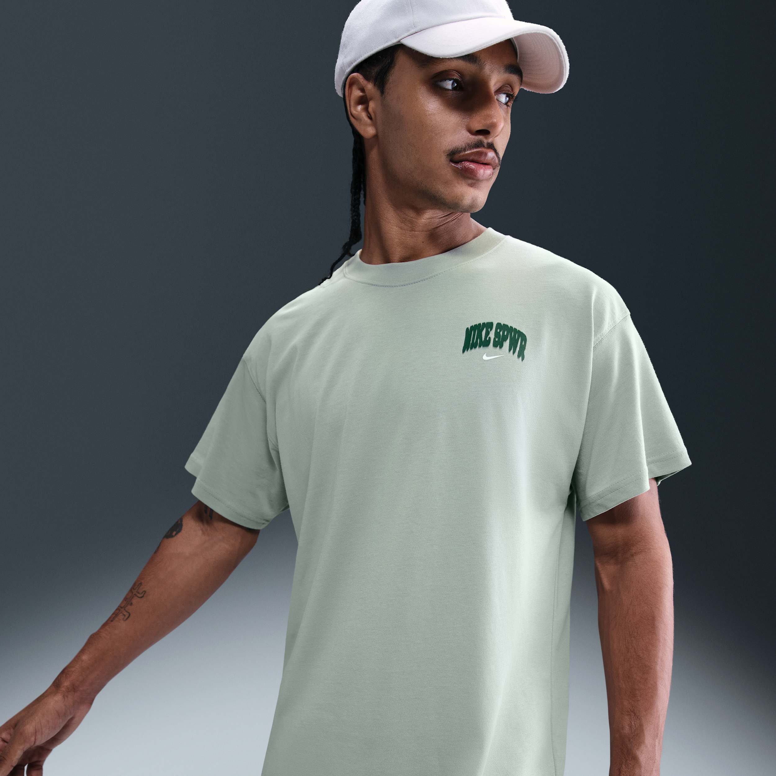 Thumbnail - Nike Herren-T-Shirt mit Grafik - Grün