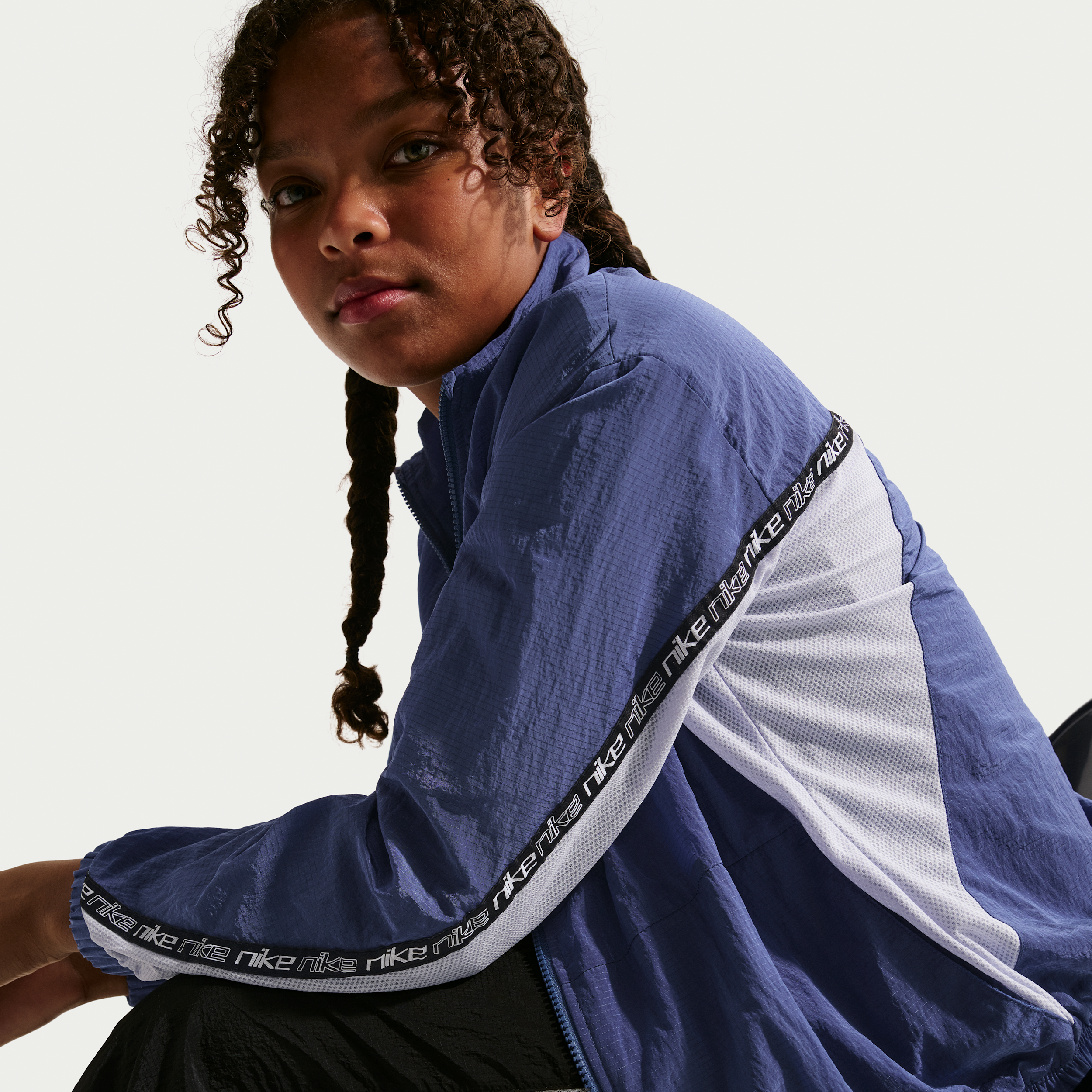 Thumbnail - Nike Web-Jacke für ältere Kinder (Mädchen) - Blau