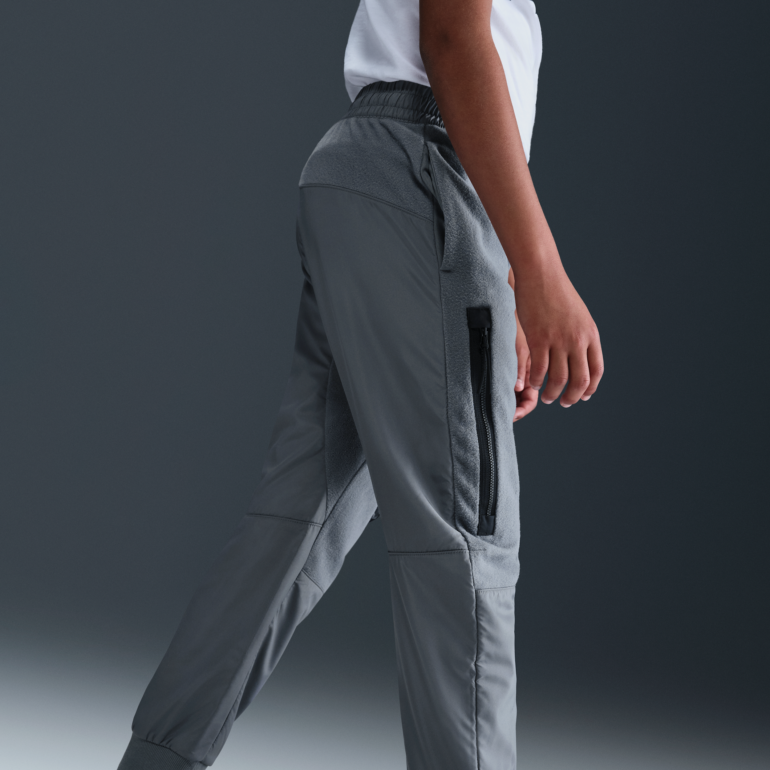 Thumbnail - Nike City Utility EasyOn Winterfeste Therma-FIT-Hose (ältere Kinder) - Grau