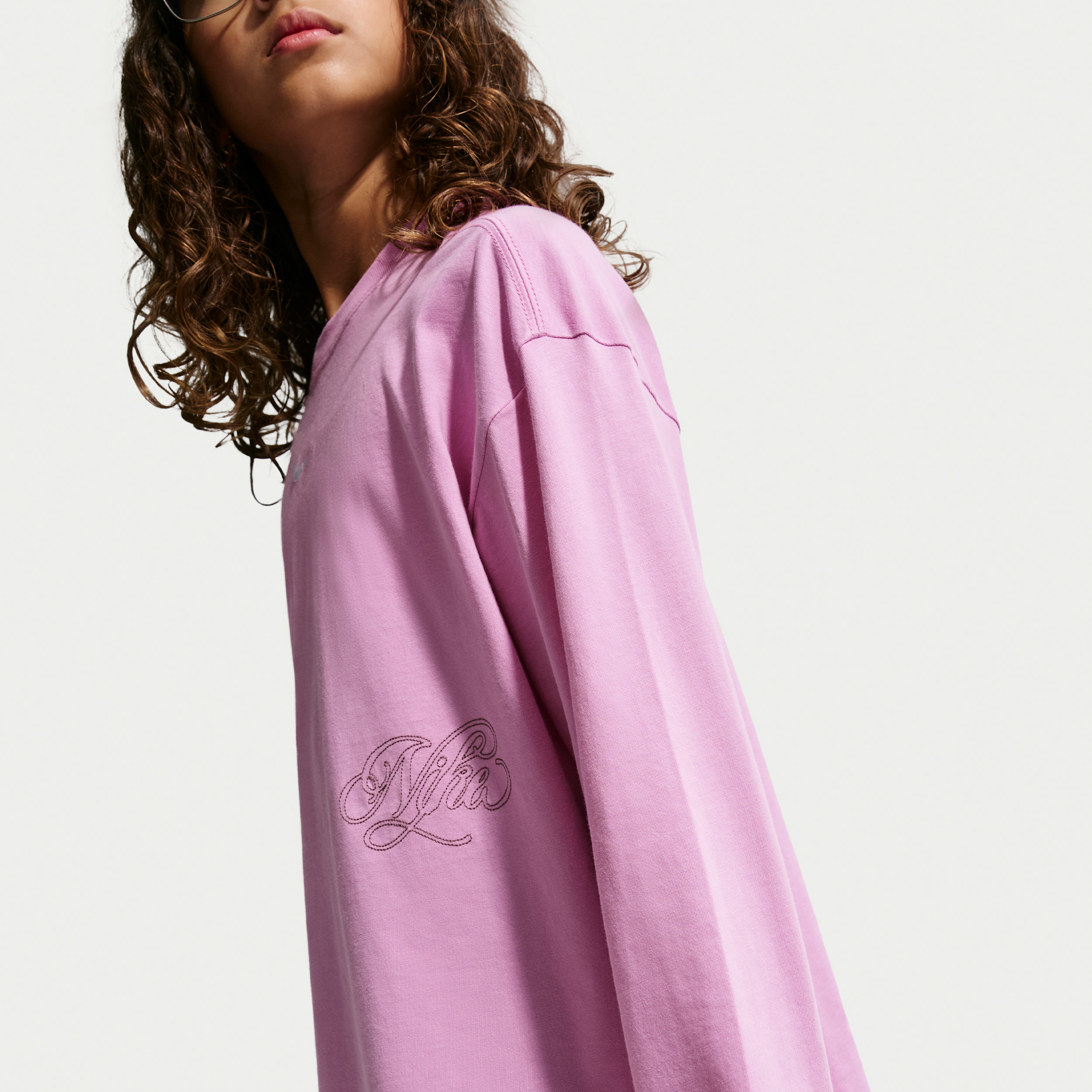 Thumbnail - Nike extragroßes Langarm-T-Shirt für ältere Kinder (Mädchen) - Lila