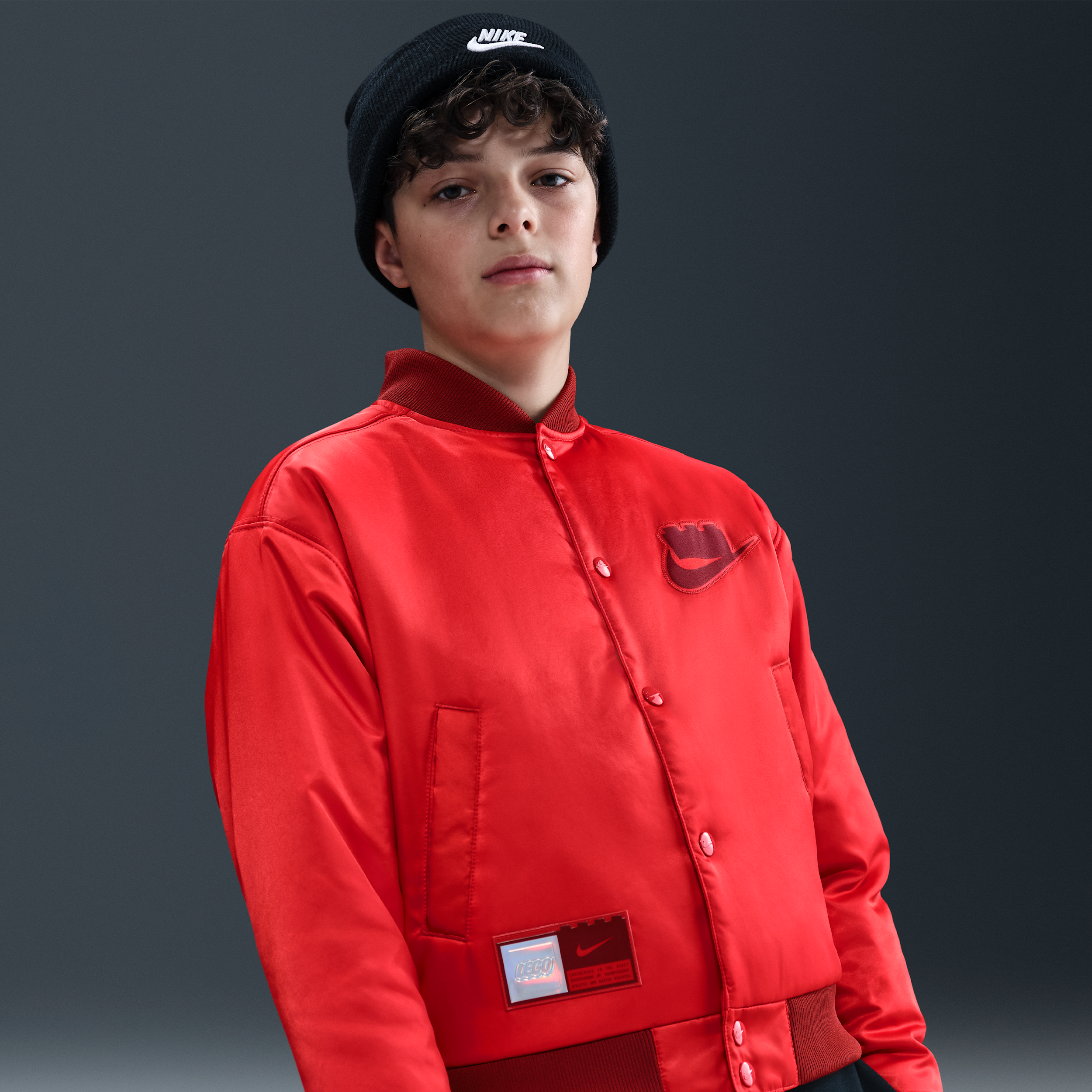 Thumbnail - Nike x LEGO® Kollektion Basketballjacke (ältere Kinder) - Rot