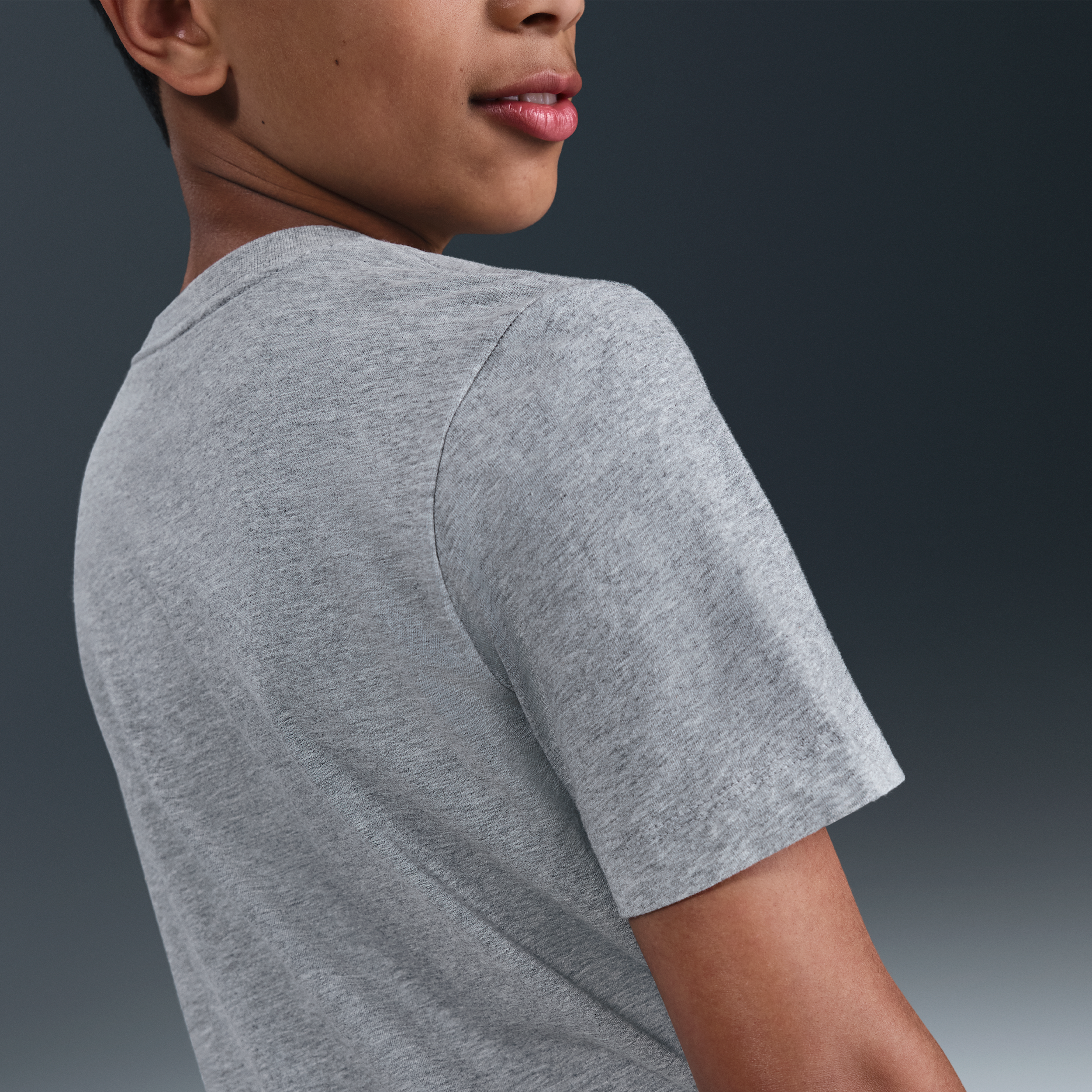 Thumbnail - Nike T-Shirt (ältere Kinder) - Grau