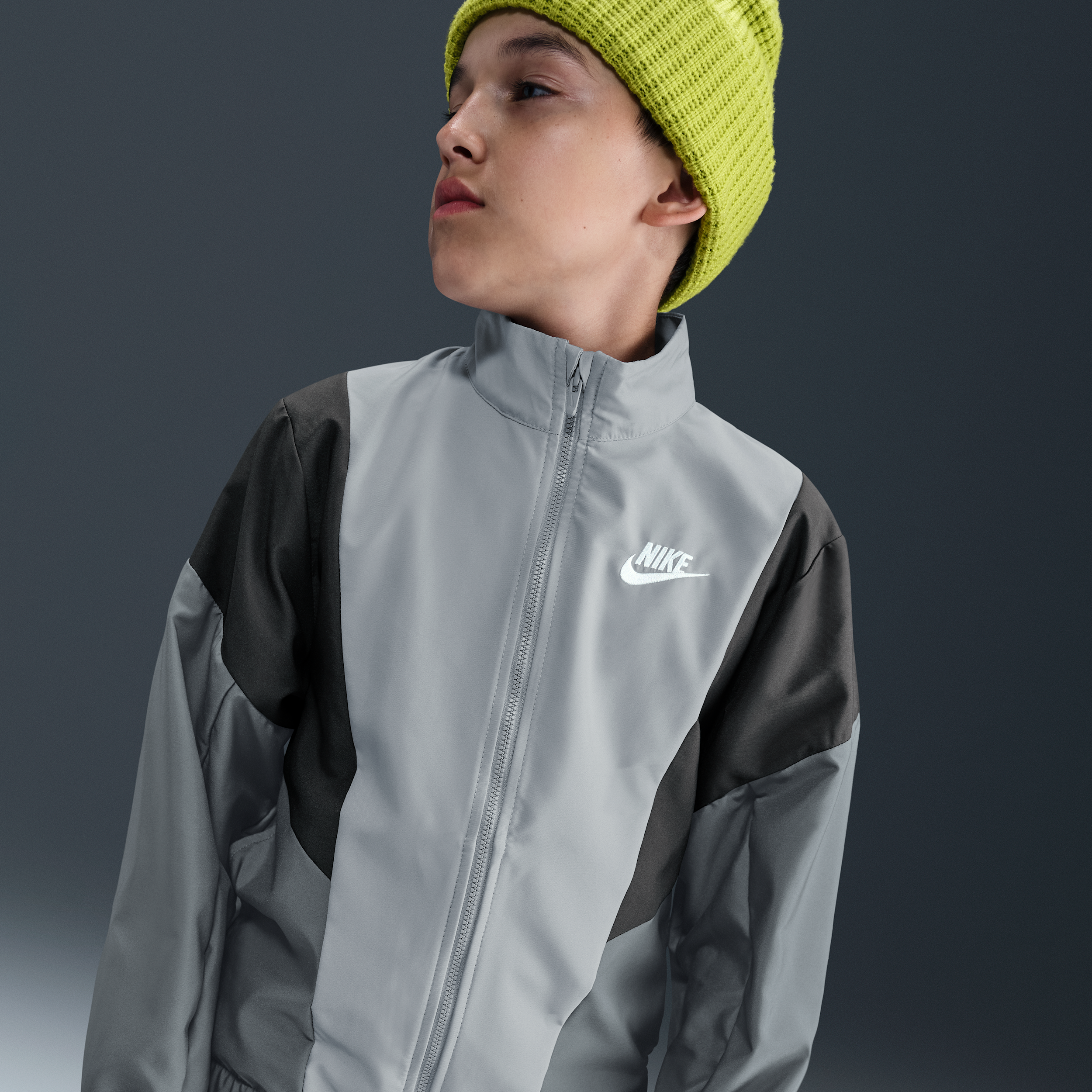 Thumbnail - Nike Web-Trainingsanzug für ältere Kinder - Grau