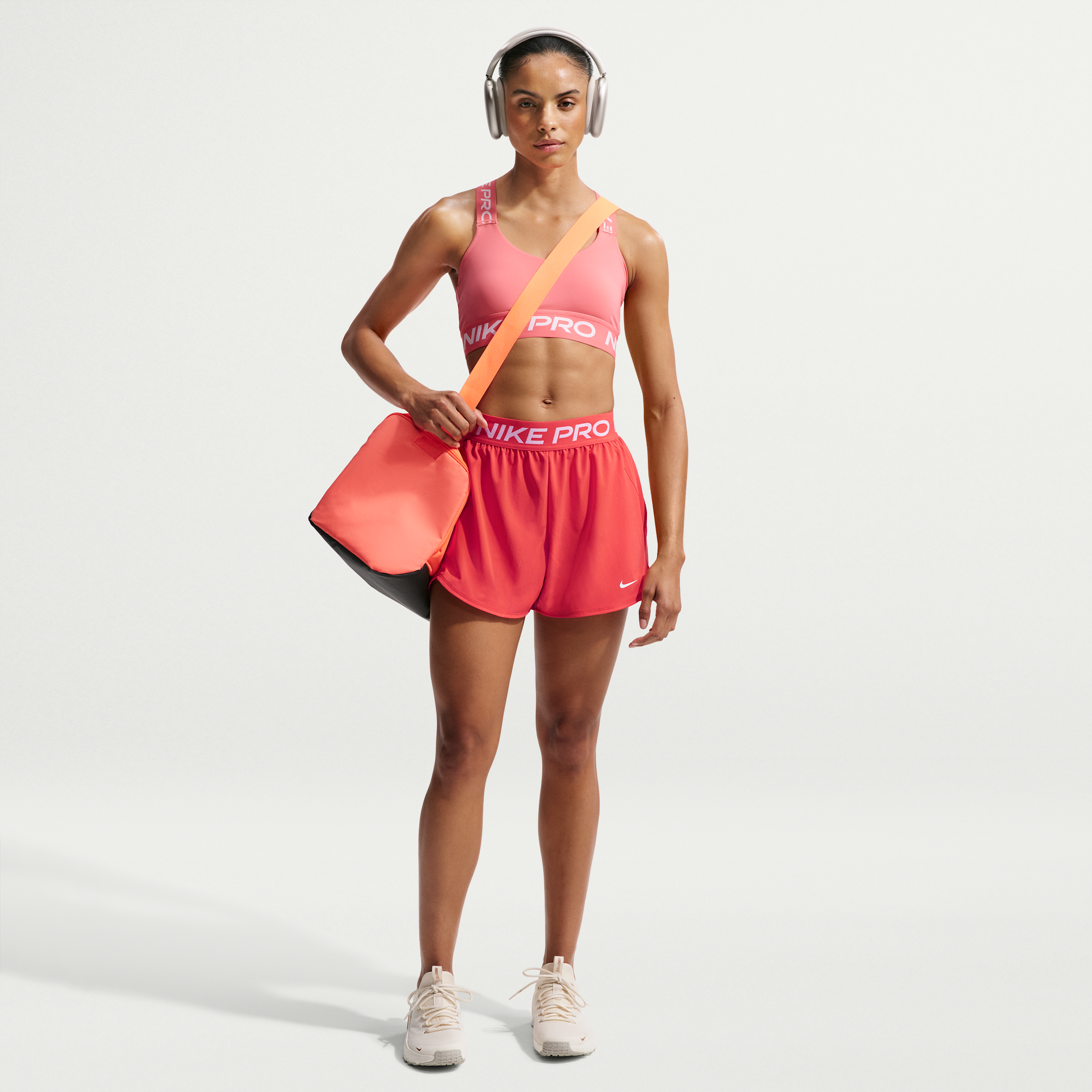 Nike Pro-2-i-1-shorts til kvinder - rød
