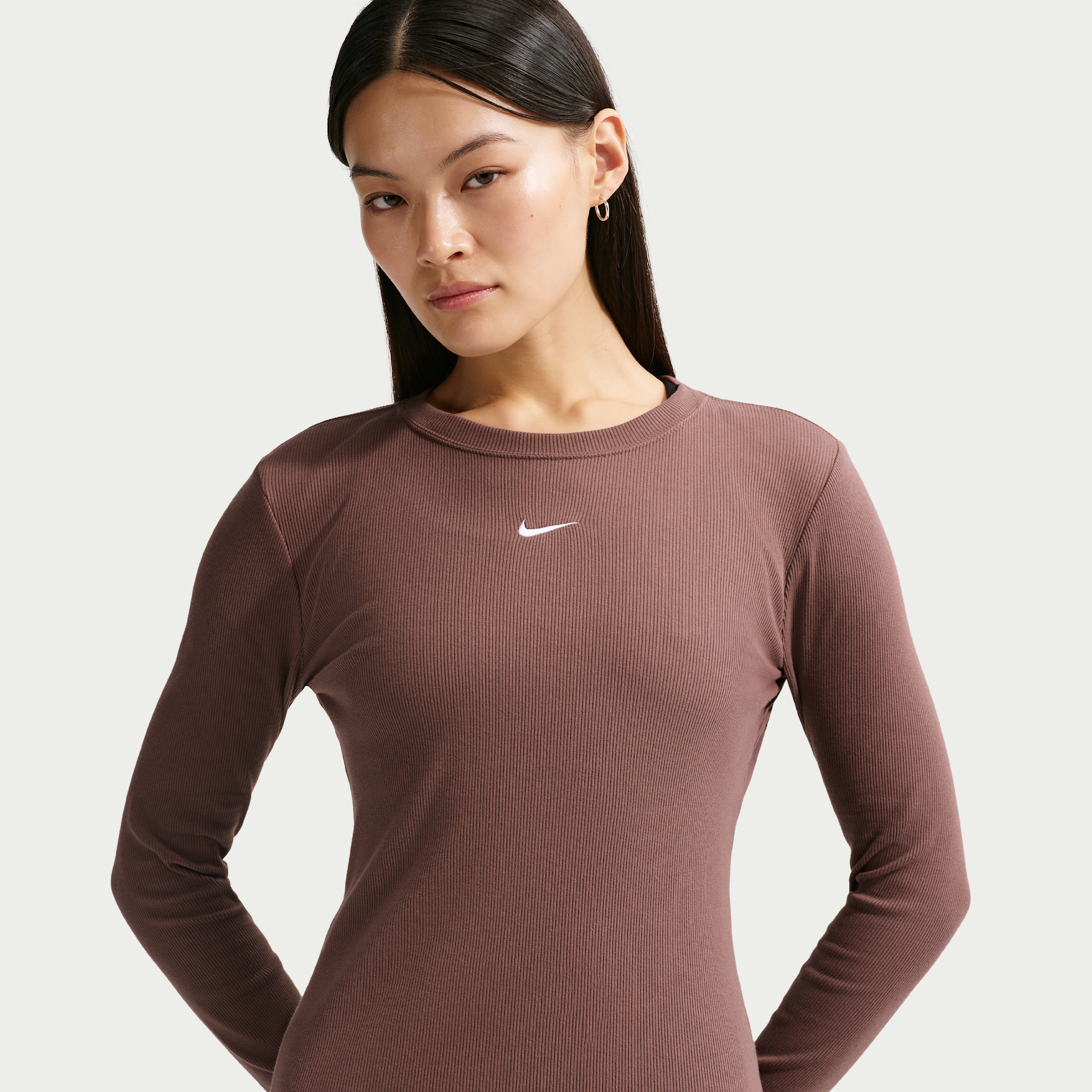 T-shirt aderente a costine a manica lunga Nike – Donna - Viola