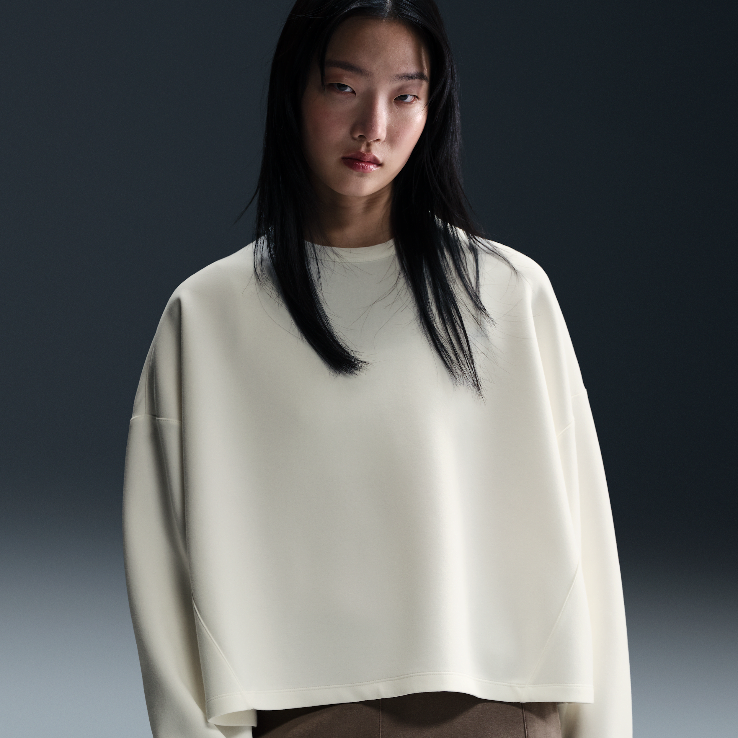 Nike 24.7 ImpossiblySoft Women's Dri-FIT Oversized Crew-Neck Top - White - Fleece