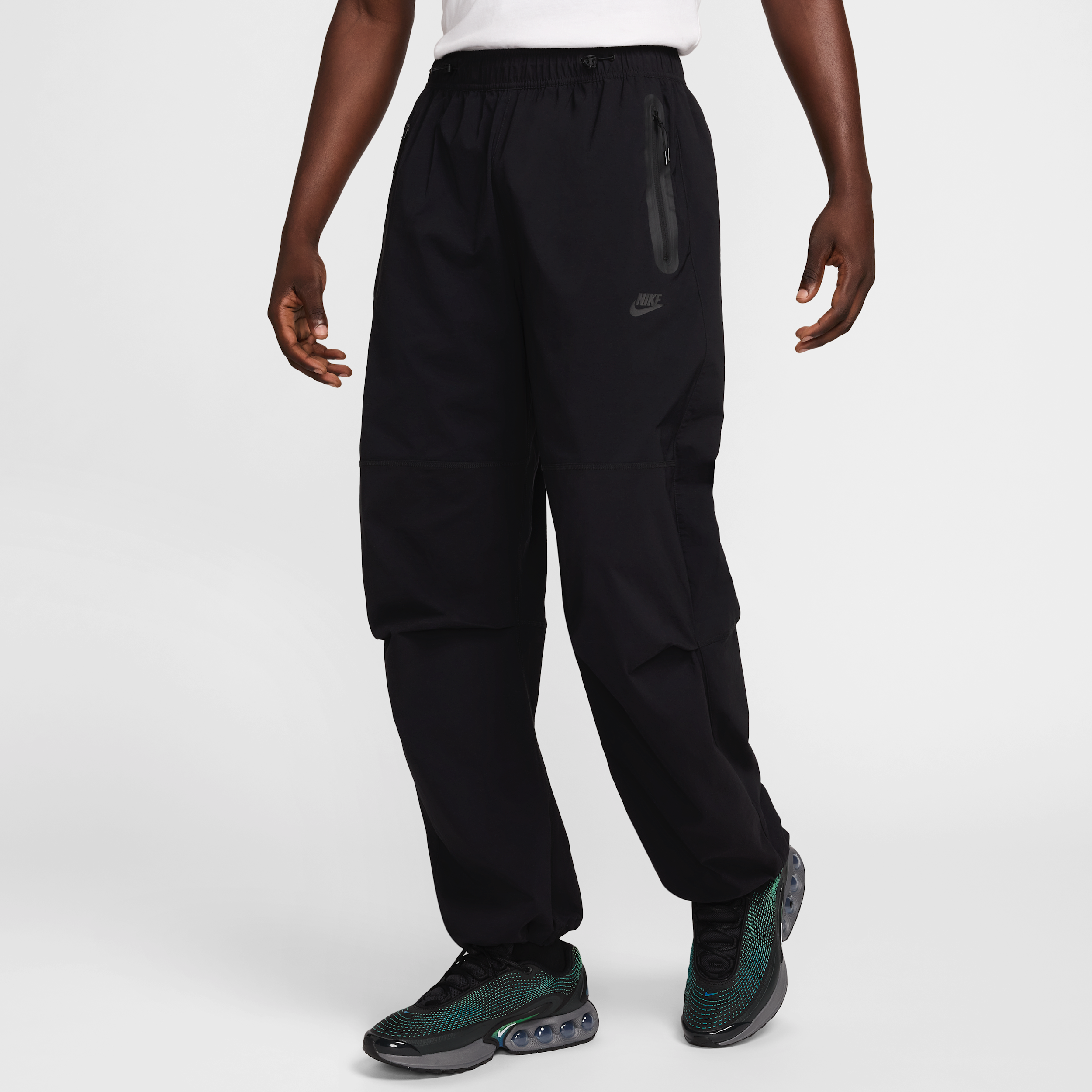 Nike Tech Men's Woven Oversized Trousers - Black
