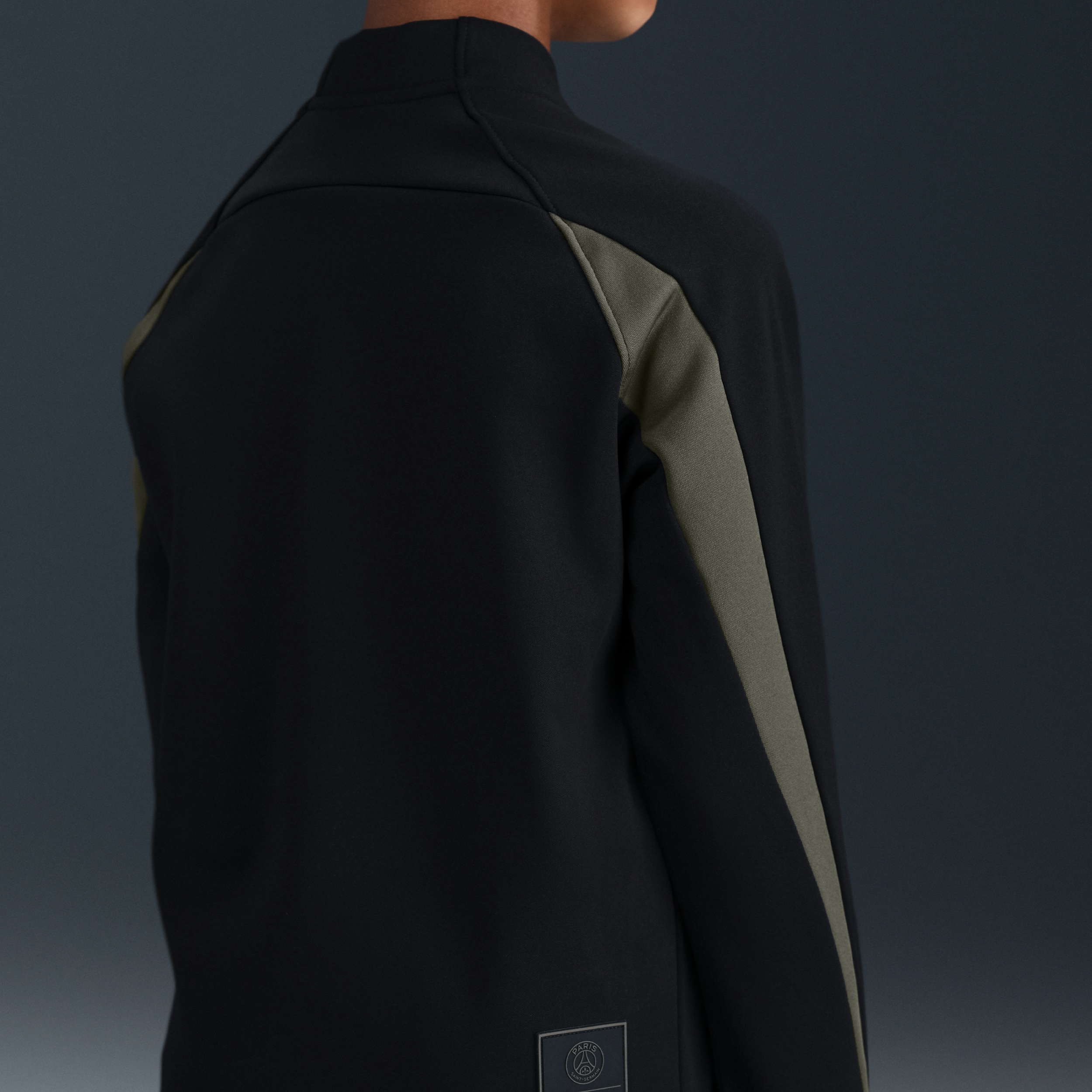 Thumbnail - Paris Saint-Germain Academy Winter Warrior Nike Therma-FIT Fußball-Drill-Oberteil (ältere Kinder) - Schwarz