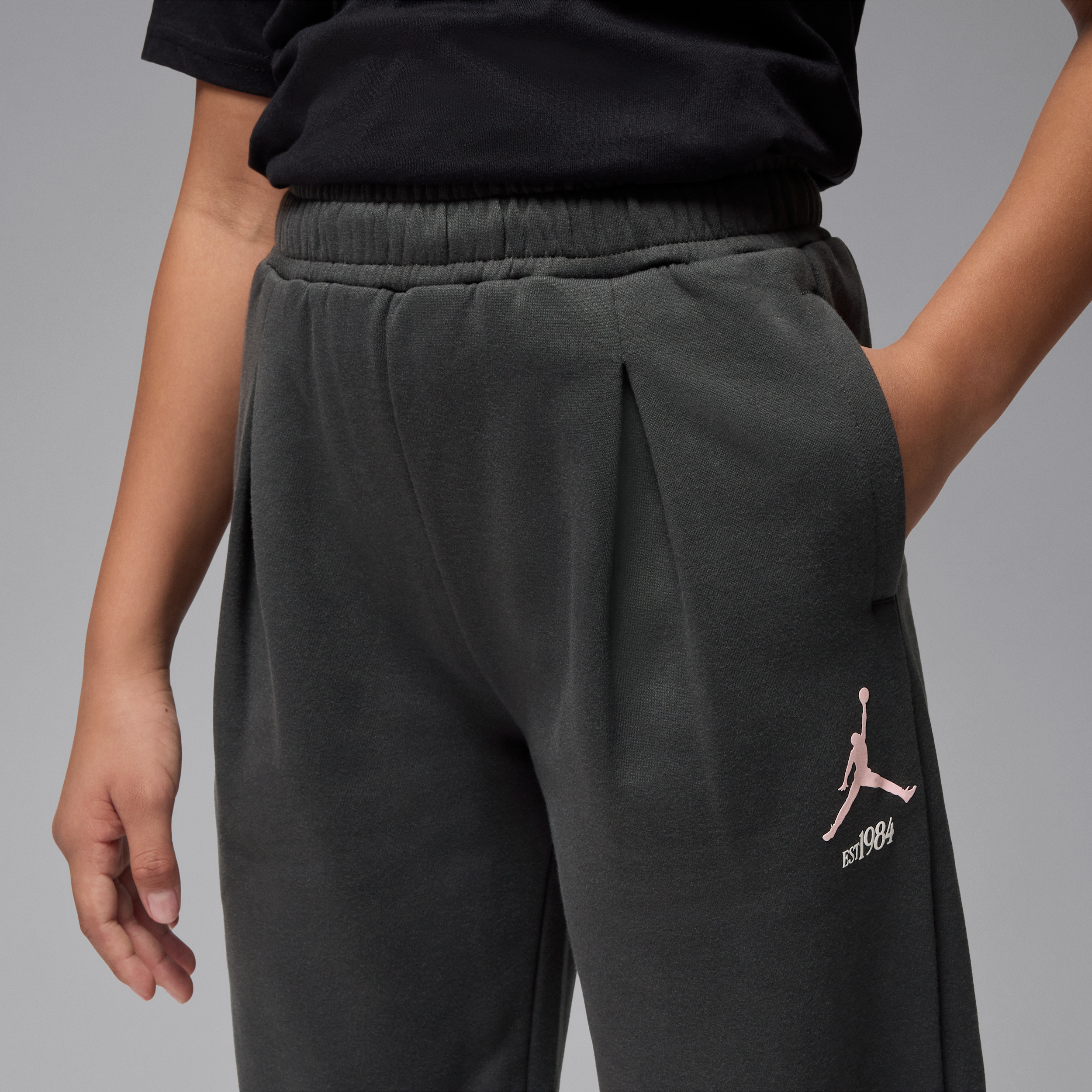 Thumbnail - Jordan Jumpman Club Bundfaltenhose aus Fleece (ältere Kinder) - Schwarz