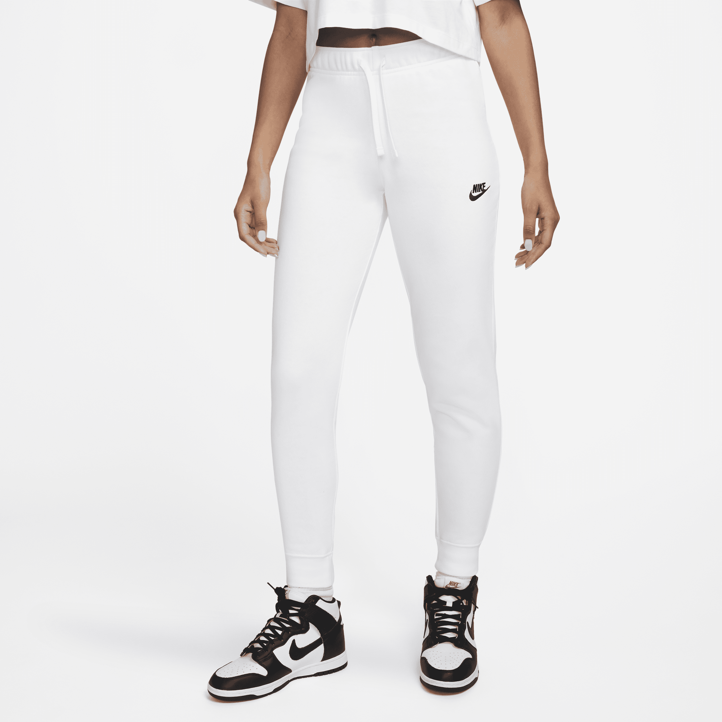Damskie dopasowane joggery ze średnim stanem Nike Sportswear Club Fleece - Biel