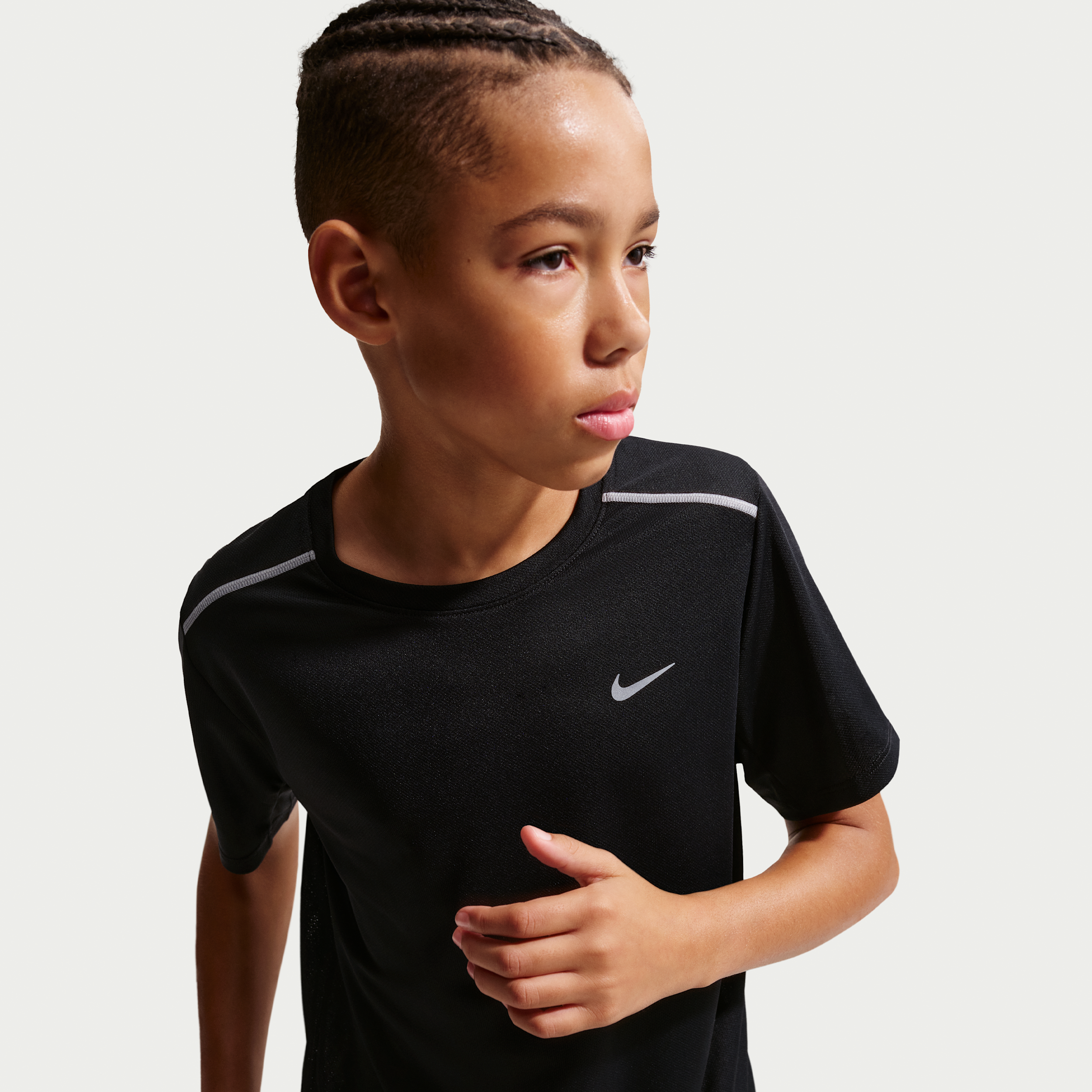 Thumbnail - Nike Miler Dri-FIT Kurzarmshirt (ältere Kinder) - Schwarz