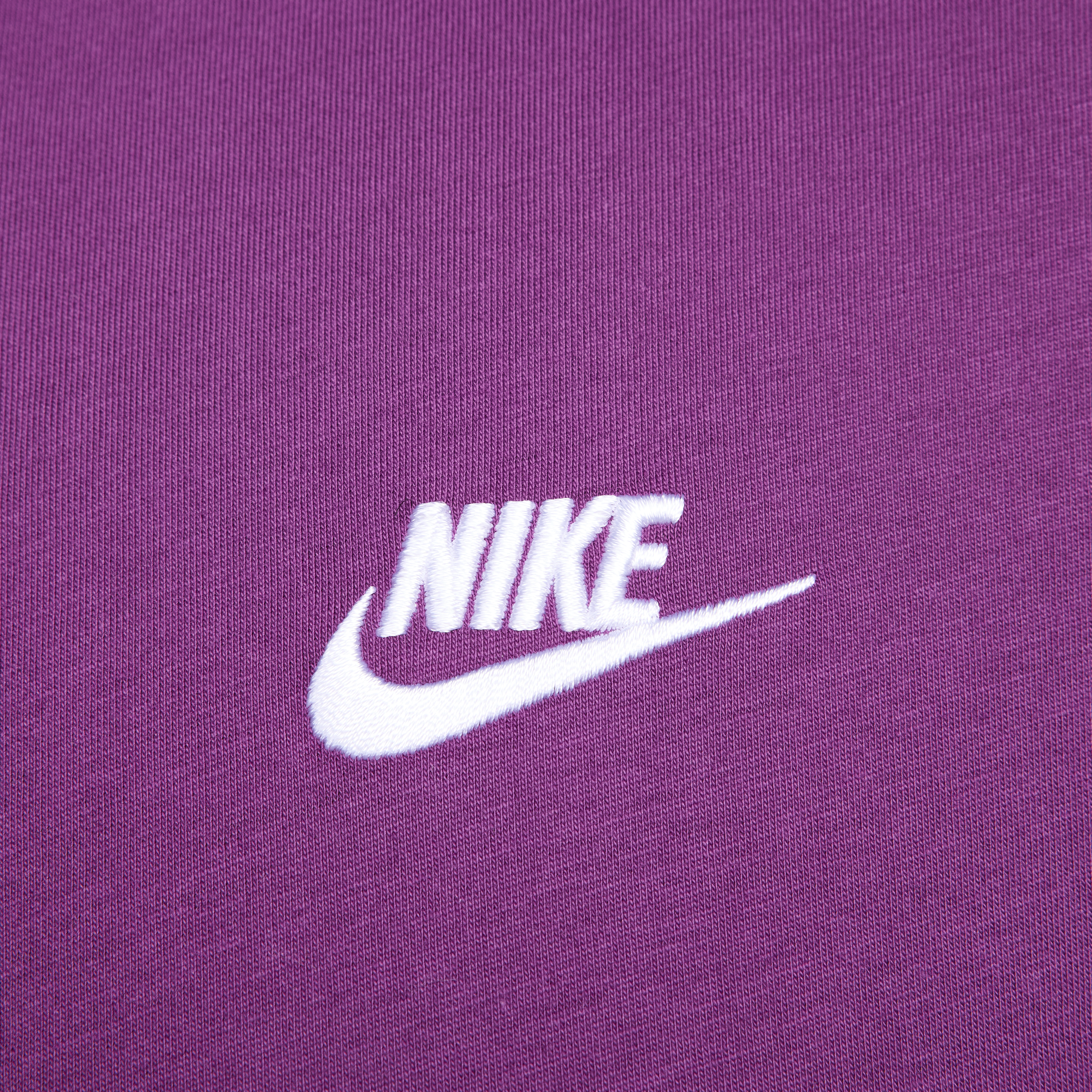 Nike Sportswear Club T-shirt voor heren Paars
