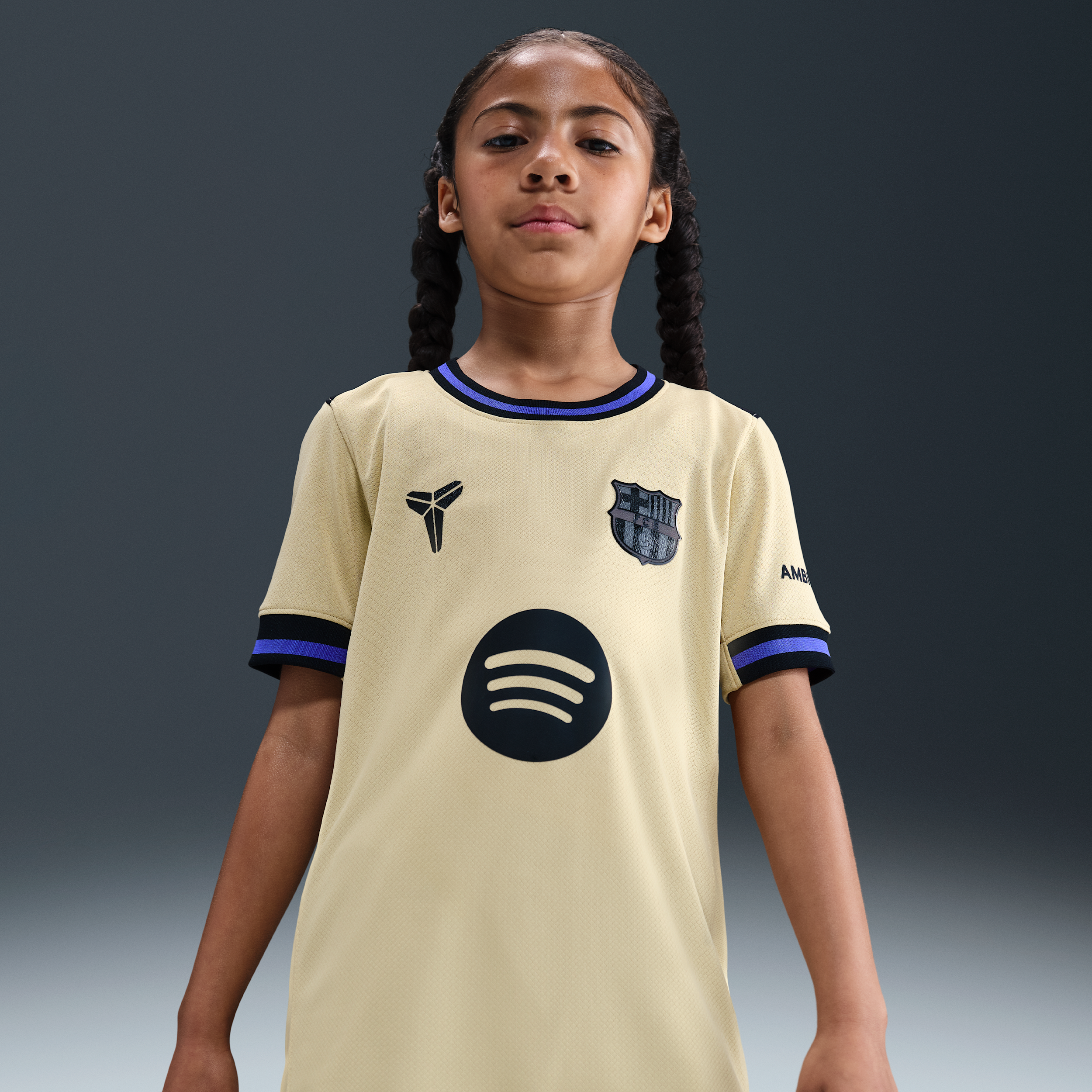 FC Barcelona 2025/26 Stadium Away Kobe Dri-FIT Replica-fodboldtrøje til større børn - brun