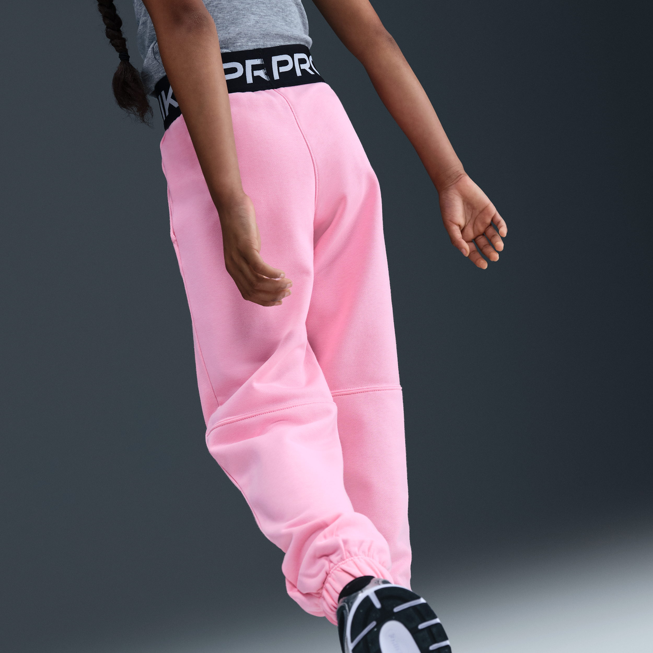 Thumbnail - Nike Pro Dri-FIT-Jogger aus Fleece (ältere Kinder, Mädchen) - Pink