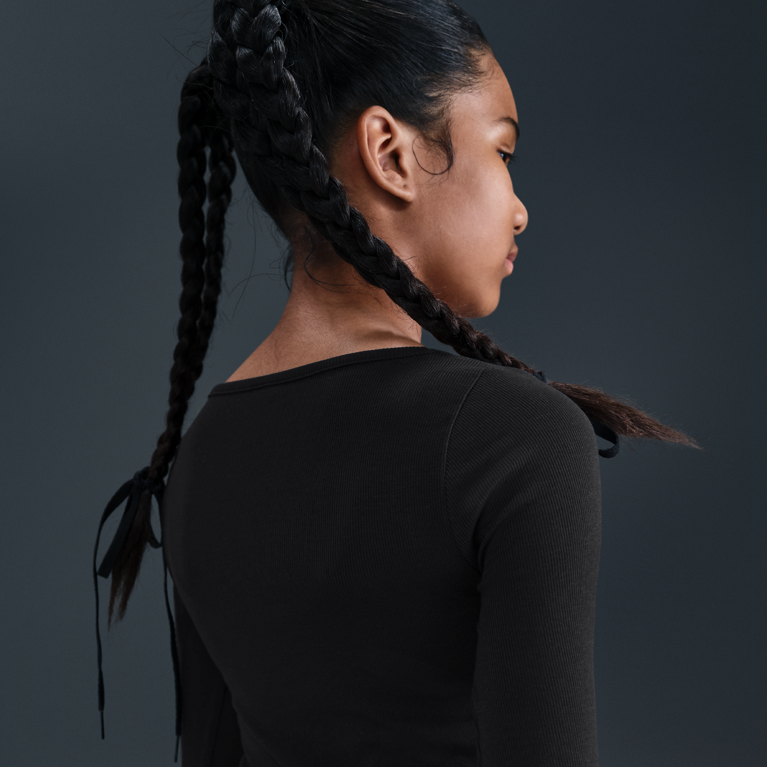 Thumbnail - Nike Longsleeve mit eckigem Ausschnitt (ältere Kinder, Mädchen) - Schwarz