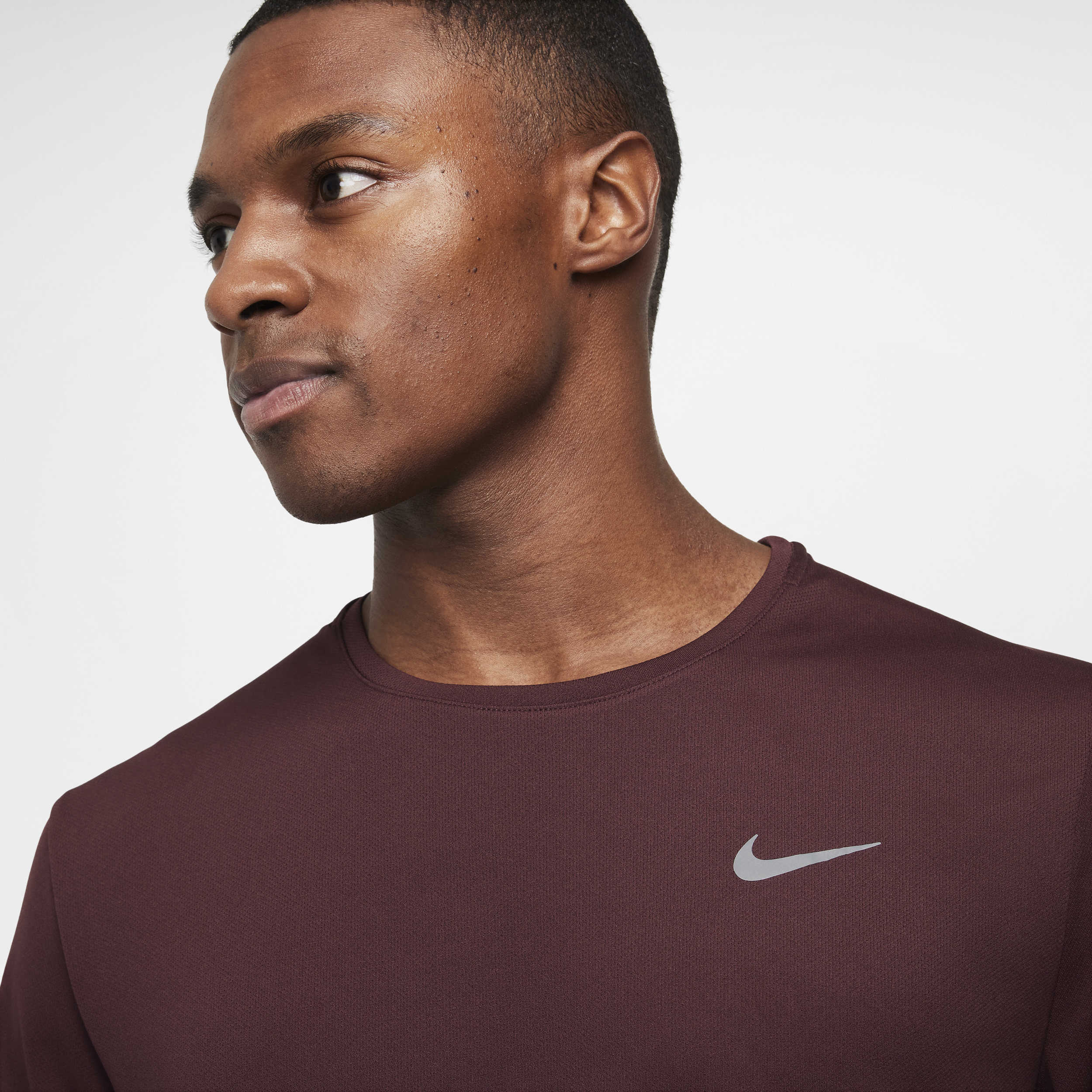 Haut de running à manches courtes Dri-FIT UV Nike Miler pour homme - Rouge