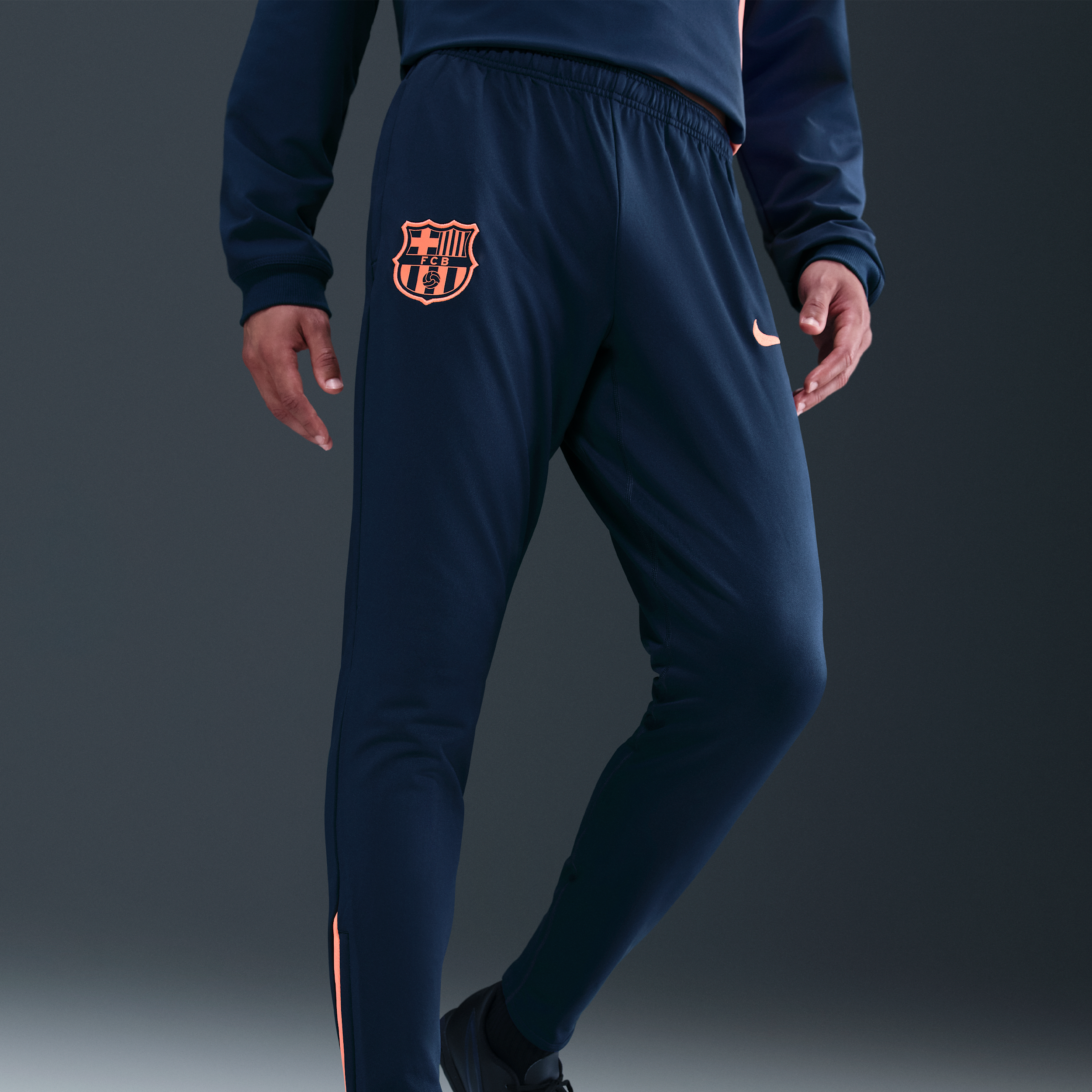Thumbnail - FC Barcelona Strike Third Total 90 Fußballhose aus Strickmaterial mit Nike Dri-FIT-Technologie (Herren) - Blau