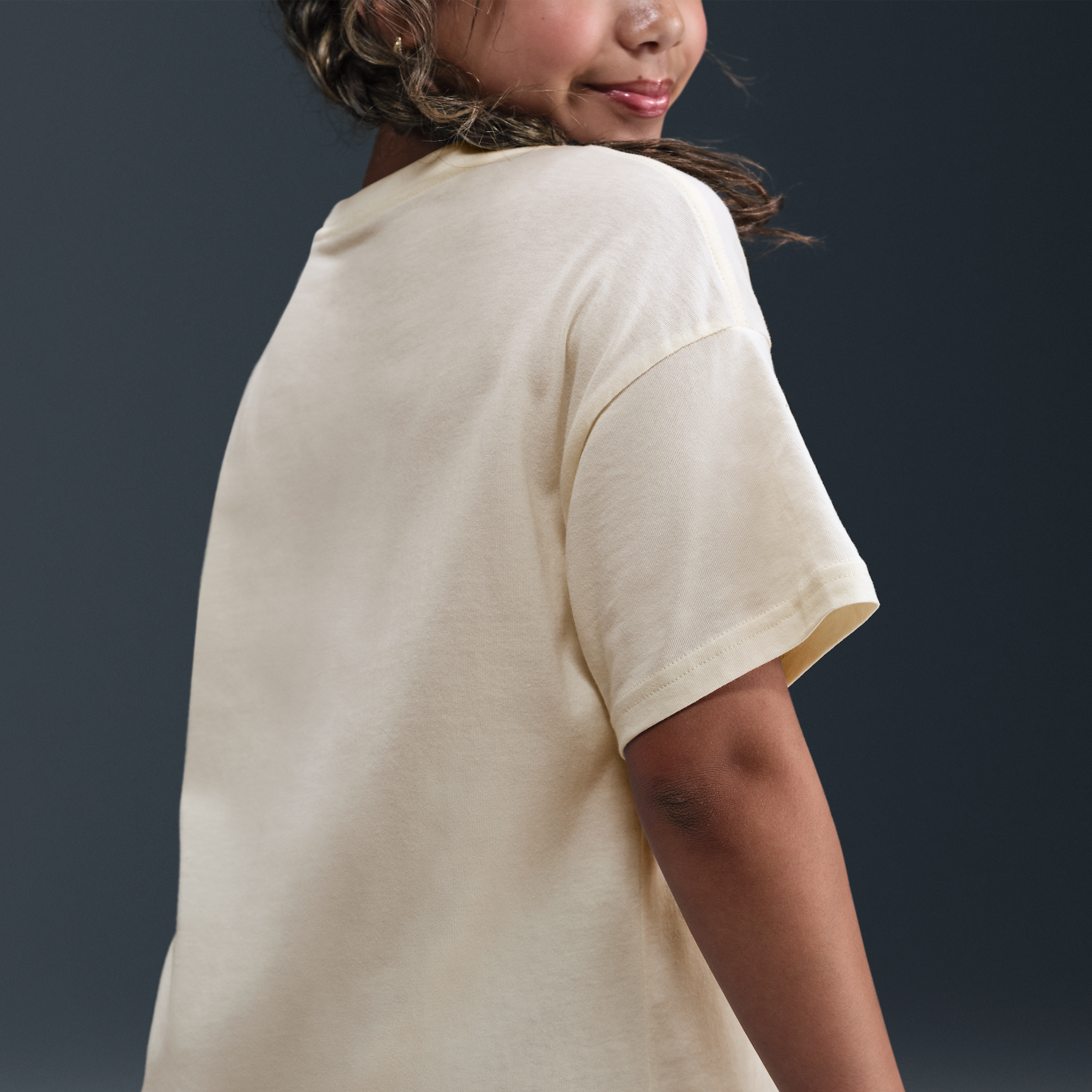 Thumbnail - Nike Sportswear Essential T-Shirt (ältere Kinder, Mädchen) - Braun