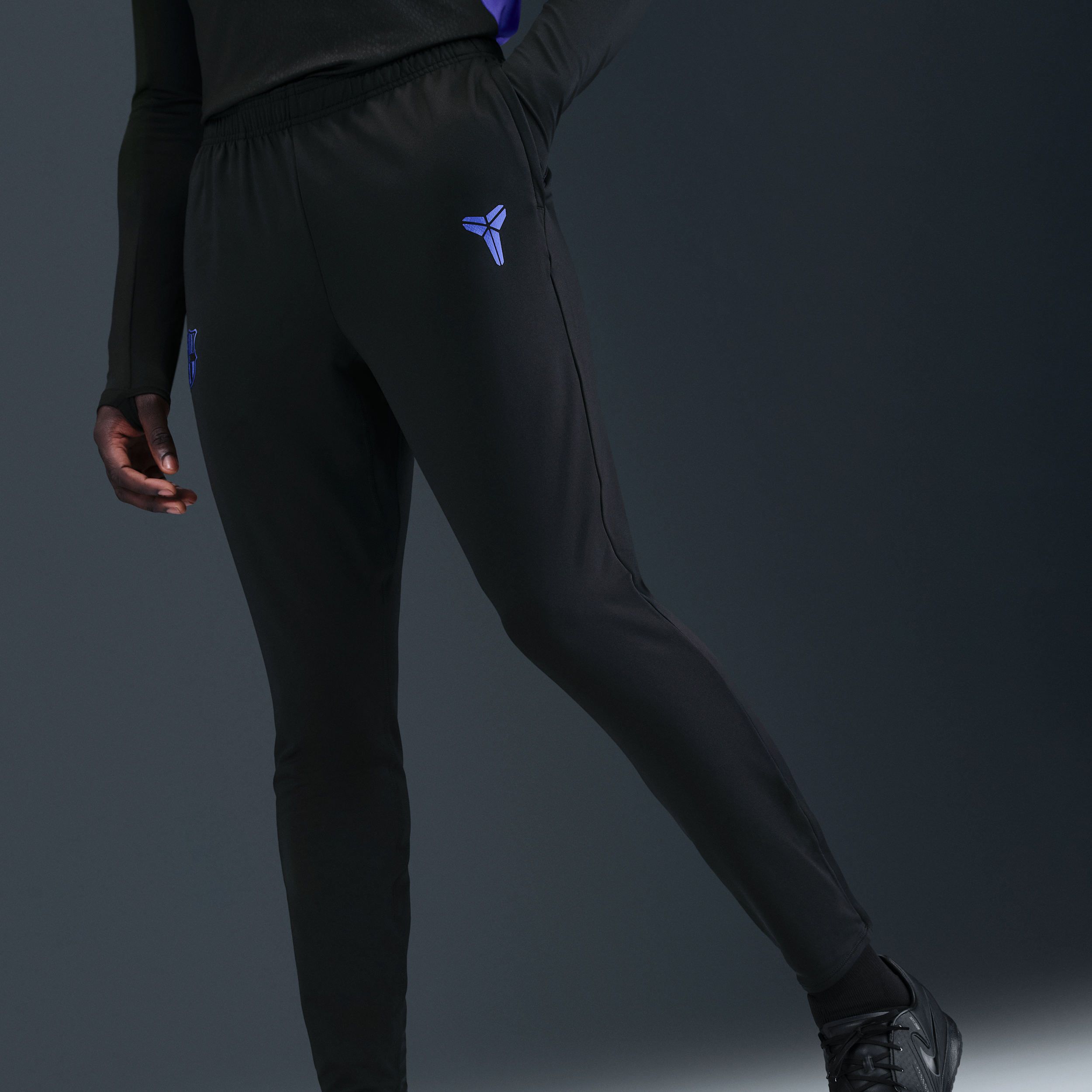 Thumbnail - FC Barcelona Strike Away Kobe Dri-FIT Fußballhose aus Strickmaterial (Herren) - Schwarz