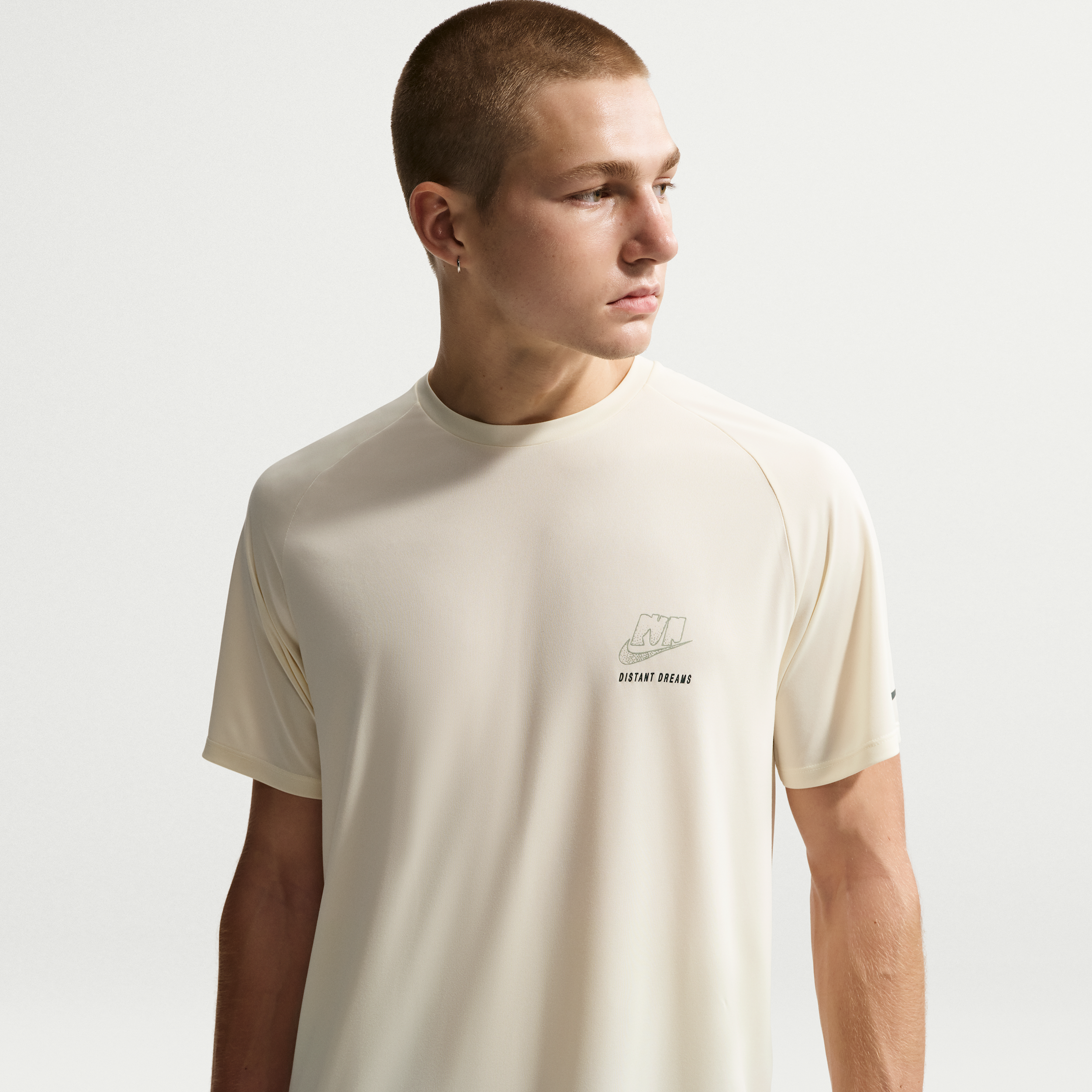Kortærmet Nike Stride Dri-FIT ADV-løbetop til mænd - hvid