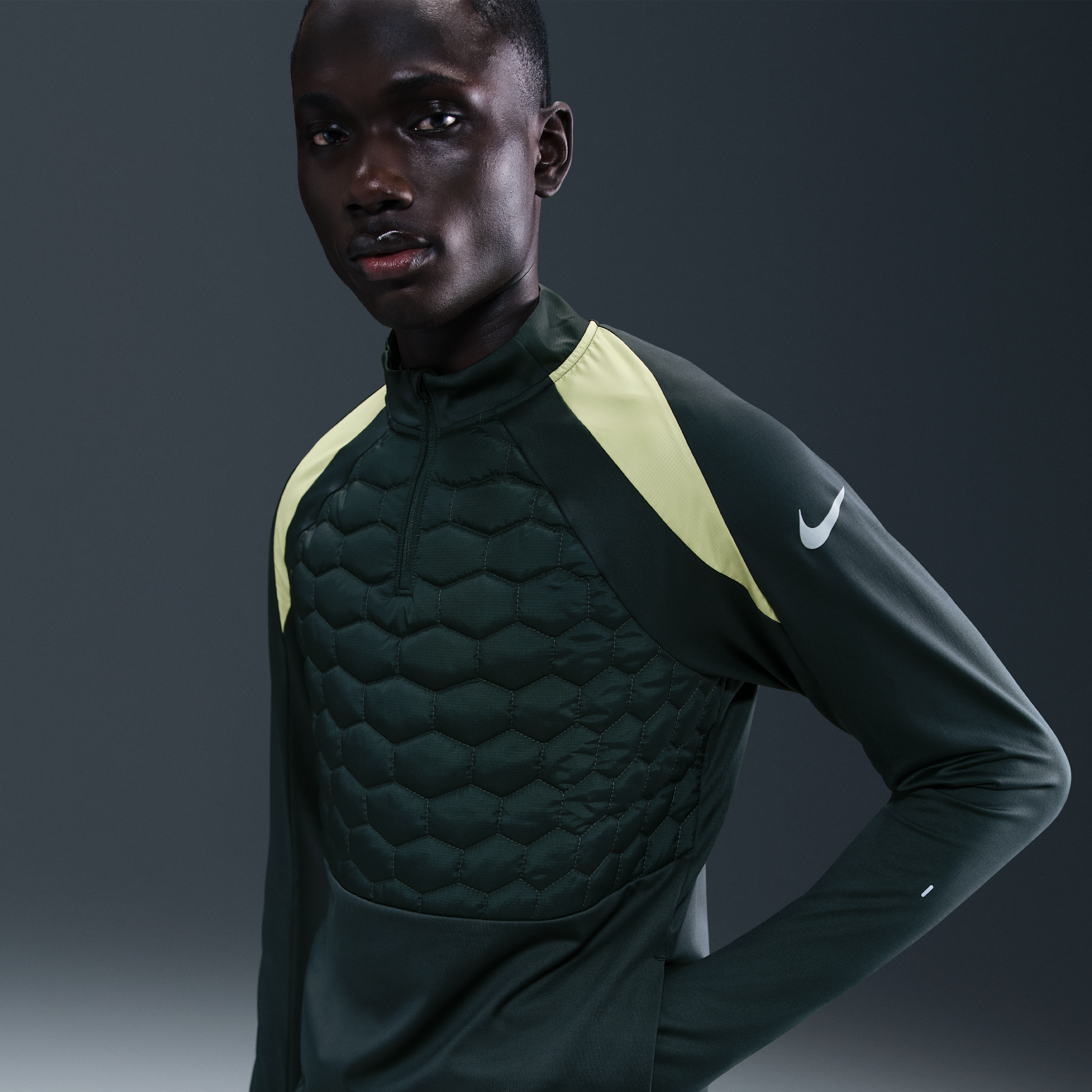 Thumbnail - Nike Strike Therma-FIT Fußball-Drill-Oberteil (Herren) - Grün