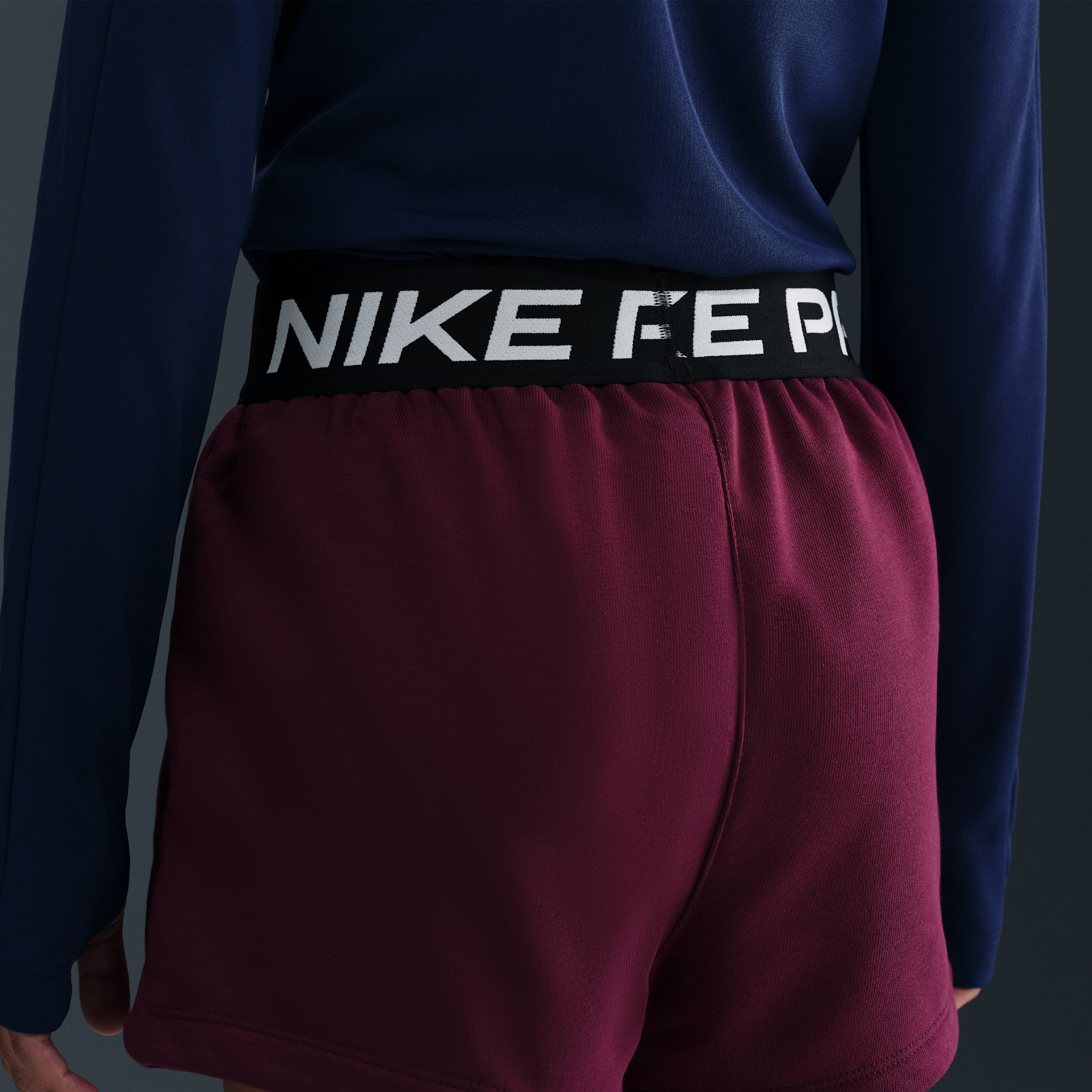 Thumbnail - Nike Pro Fleece Dri-FIT-Shorts (ältere Kinder, Mädchen) - Rot